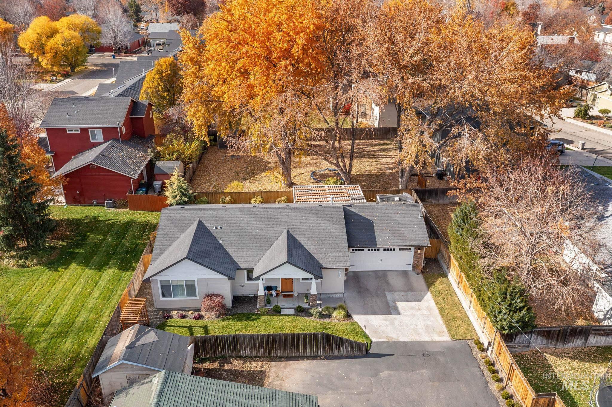 5305 N Pierce Park Ln., Boise, Idaho 83714, 3 Bedrooms, 2 Bathrooms, Residential For Sale, Price $473,900,MLS 98968929