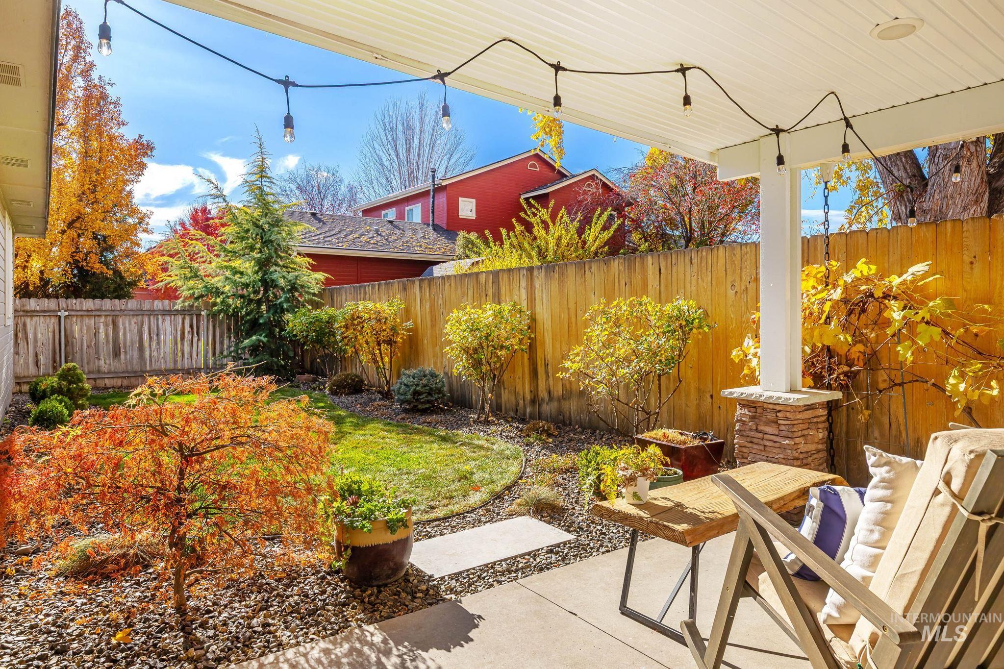 5305 N Pierce Park Ln., Boise, Idaho 83714, 3 Bedrooms, 2 Bathrooms, Residential For Sale, Price $473,900,MLS 98968929