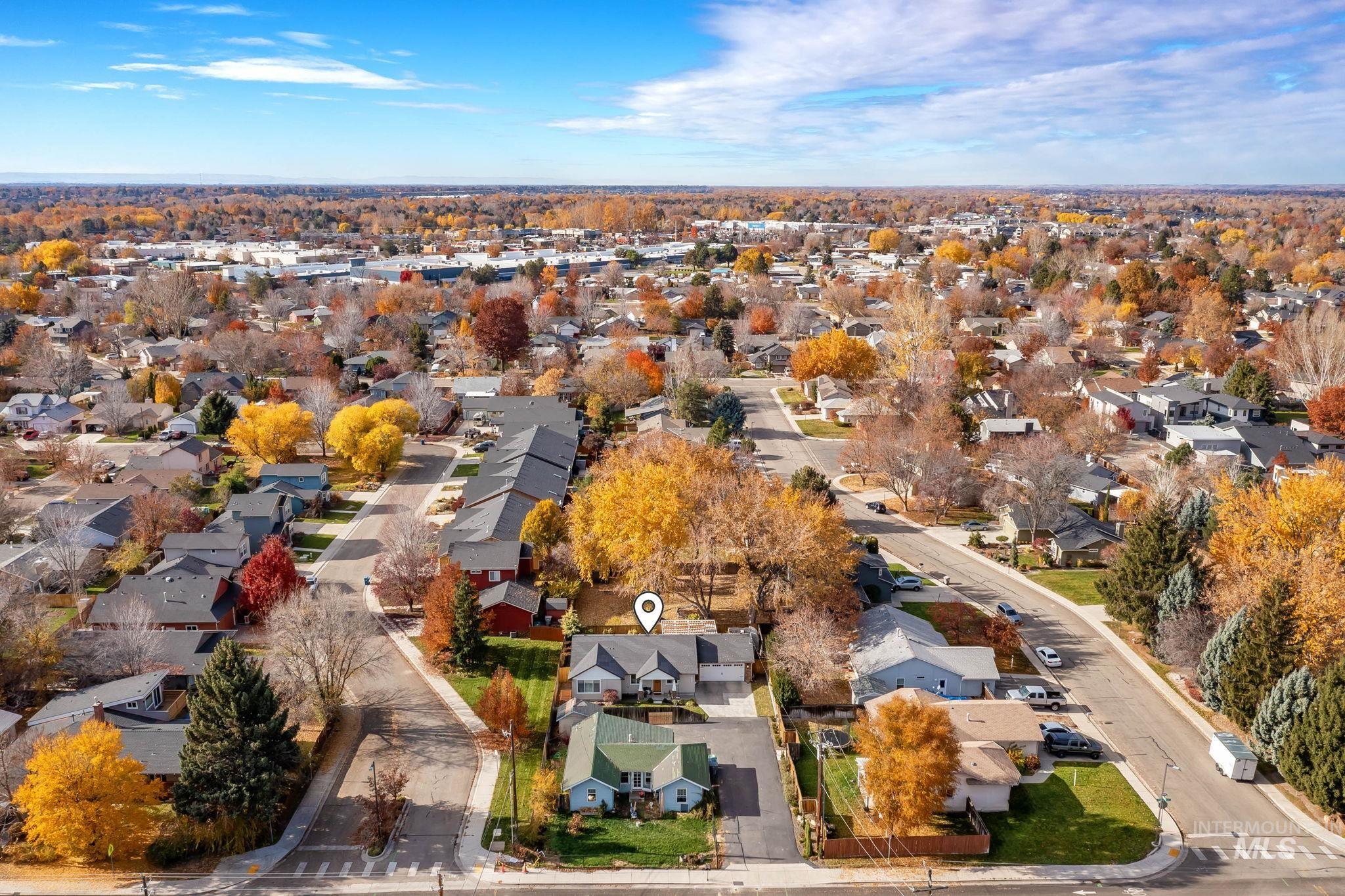 5305 N Pierce Park Ln., Boise, Idaho 83714, 3 Bedrooms, 2 Bathrooms, Residential For Sale, Price $473,900,MLS 98968929