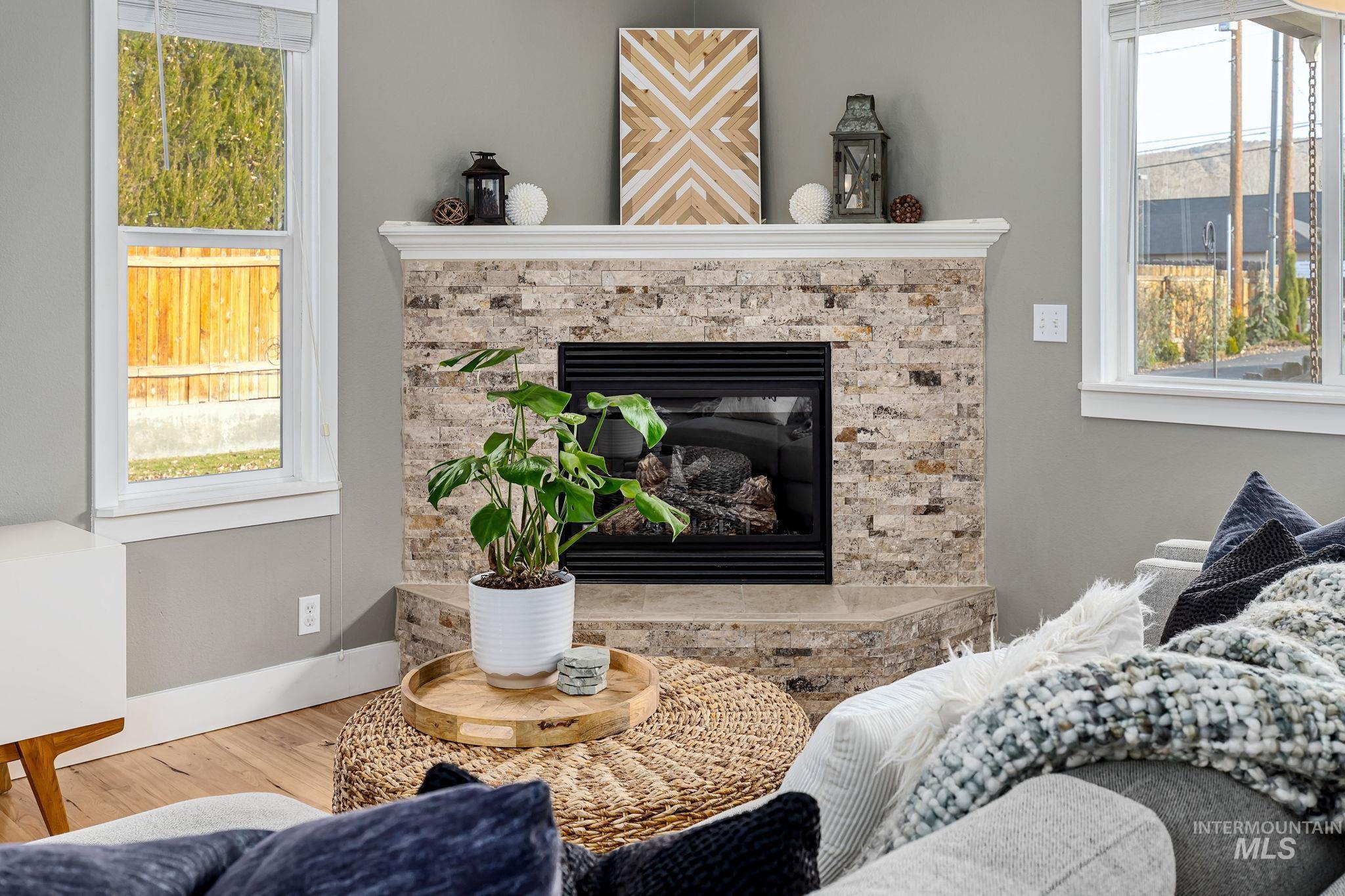 5305 N Pierce Park Ln., Boise, Idaho 83714, 3 Bedrooms, 2 Bathrooms, Residential For Sale, Price $473,900,MLS 98968929