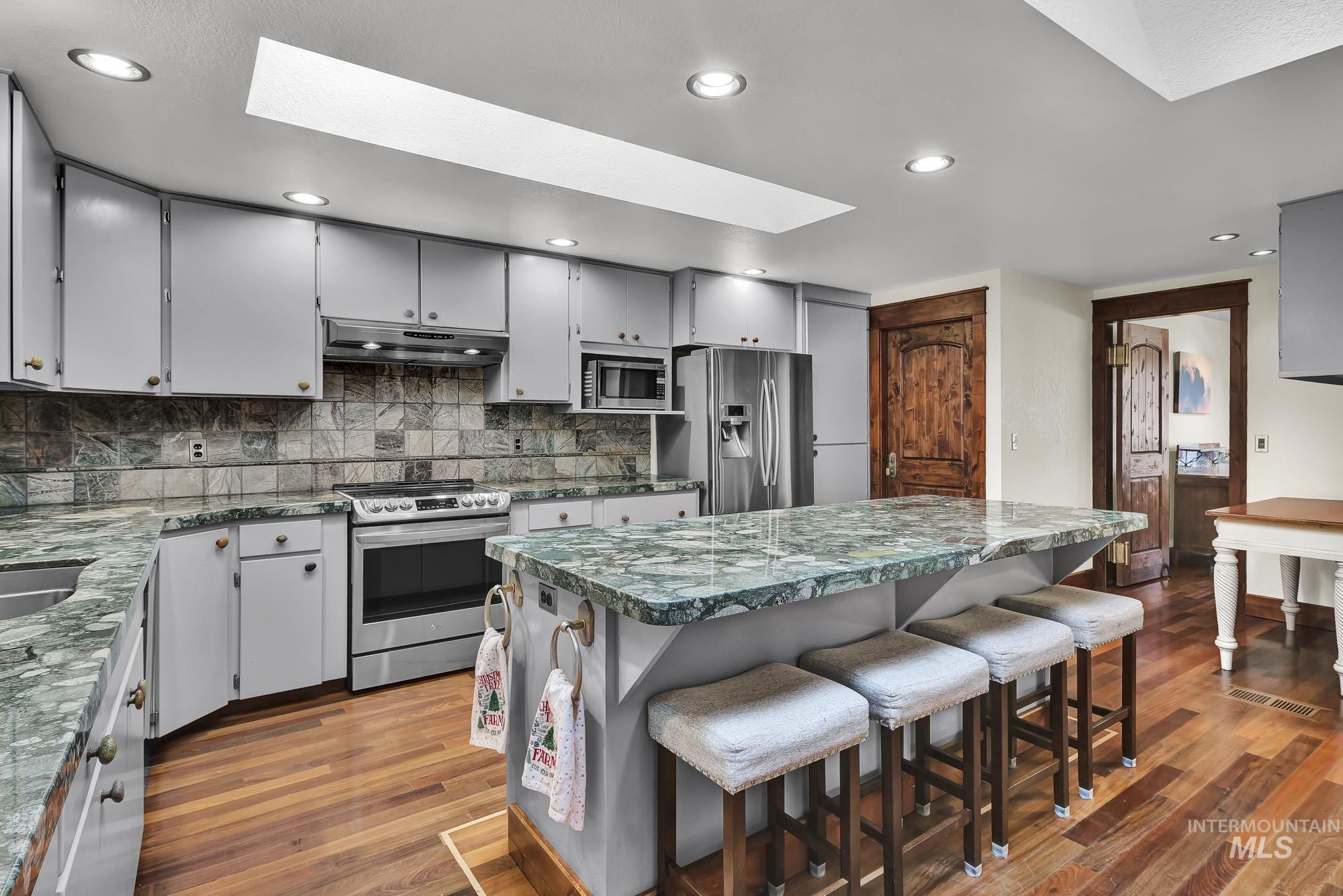 457 E Beacon Light Rd, Eagle, Idaho 83616, 4 Bedrooms, 2.5 Bathrooms, Residential For Sale, Price $874,900,MLS 98968932