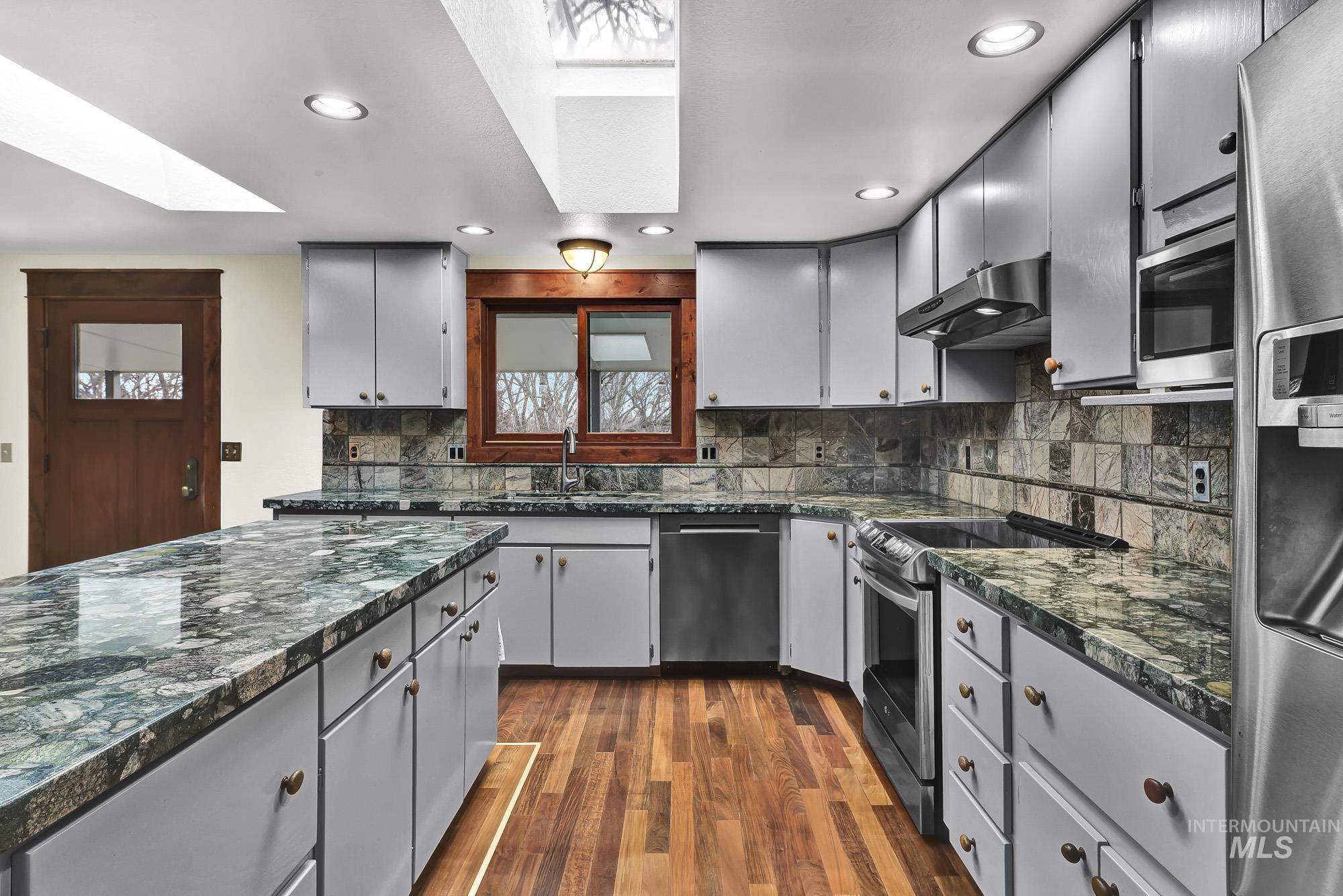 457 E Beacon Light Rd, Eagle, Idaho 83616, 4 Bedrooms, 2.5 Bathrooms, Residential For Sale, Price $874,900,MLS 98968932