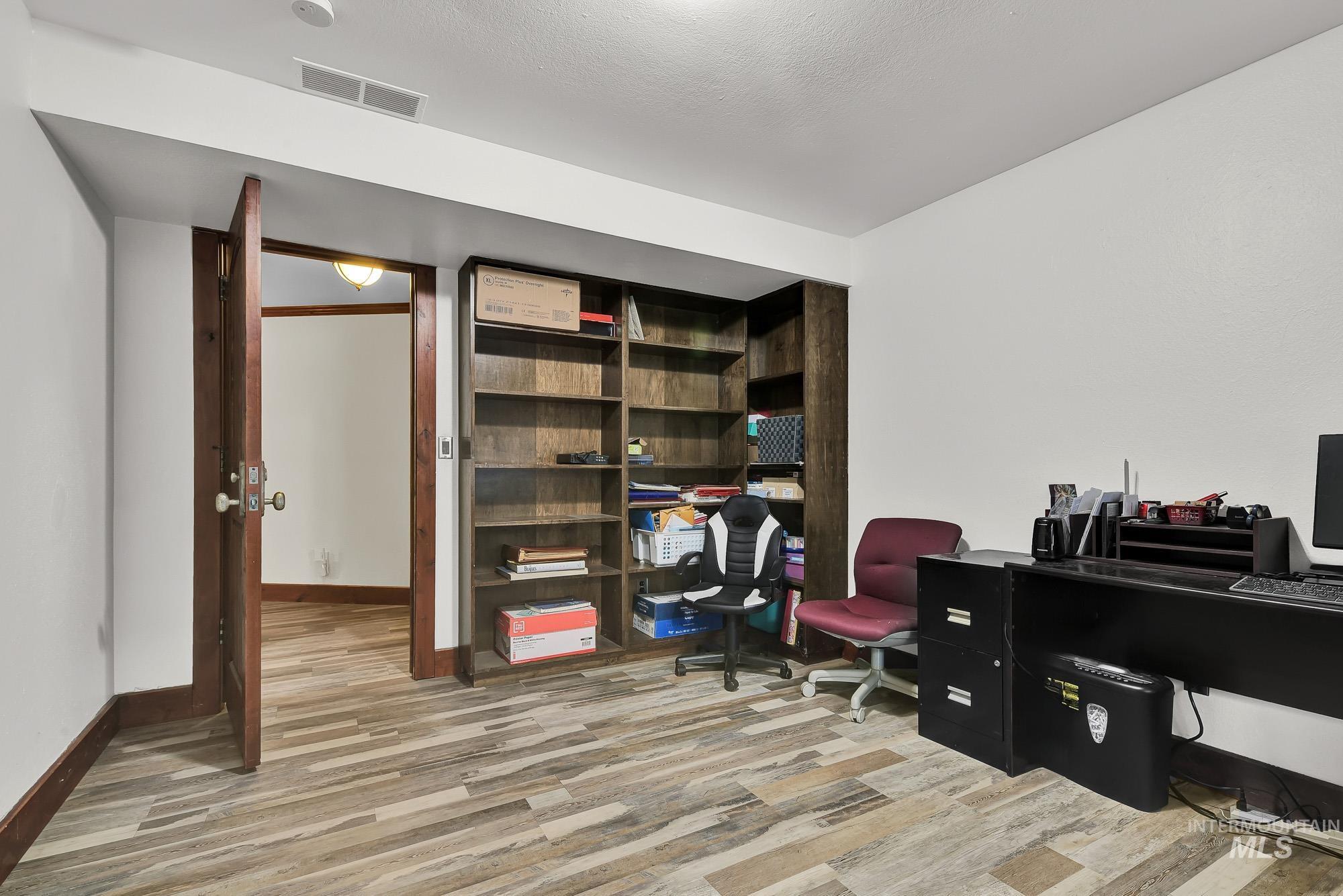 457 E Beacon Light Rd, Eagle, Idaho 83616, 4 Bedrooms, 2.5 Bathrooms, Residential For Sale, Price $874,900,MLS 98968932