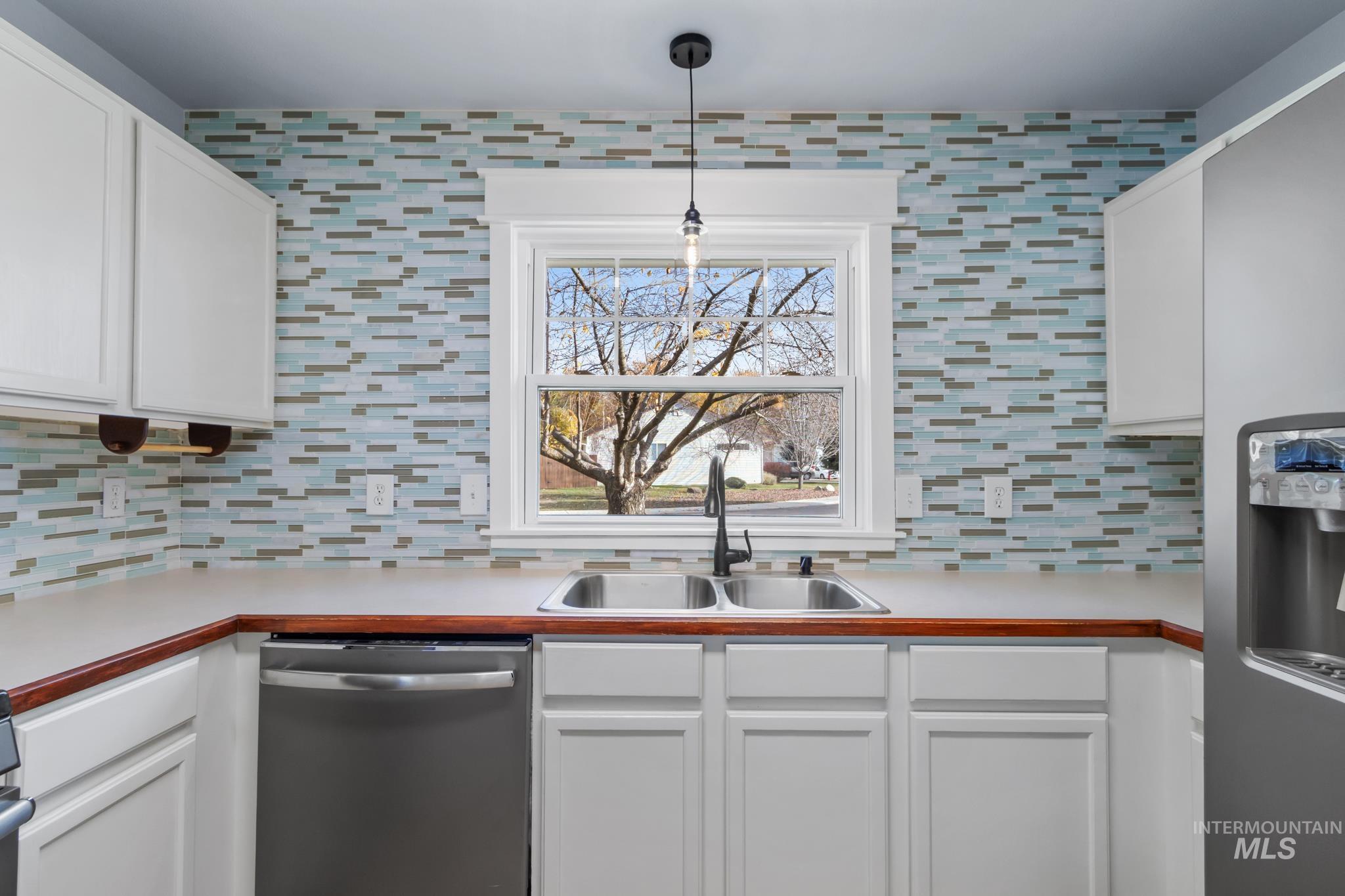 4869 W Mystic Cove Way, Garden City, Idaho 83714, 3 Bedrooms, 2 Bathrooms, Residential For Sale, Price $450,000,MLS 98968937