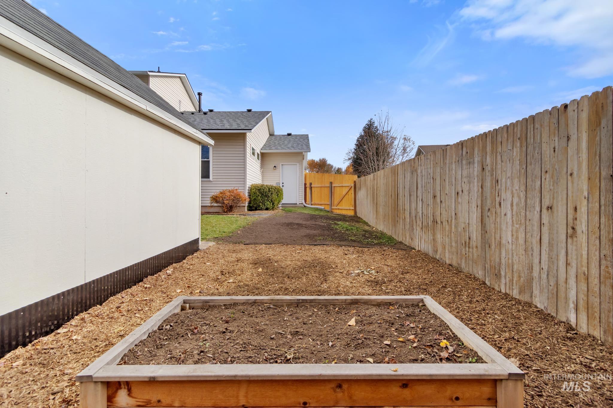 4869 W Mystic Cove Way, Garden City, Idaho 83714, 3 Bedrooms, 2 Bathrooms, Residential For Sale, Price $450,000,MLS 98968937