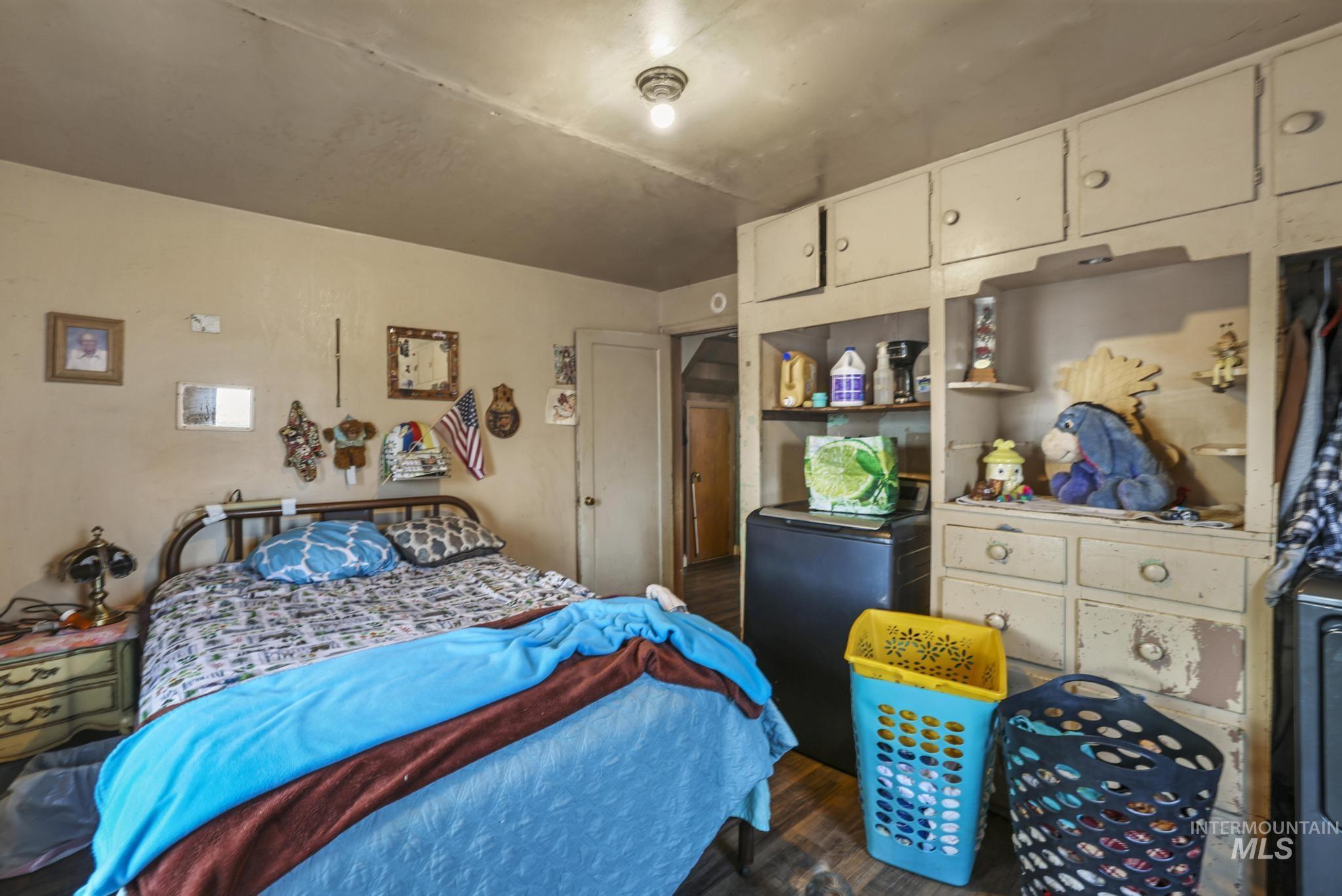 669 Locust St S, Twin Falls, Idaho 83301, 4 Bedrooms, 1 Bathroom, Residential For Sale, Price $209,990,MLS 98968946