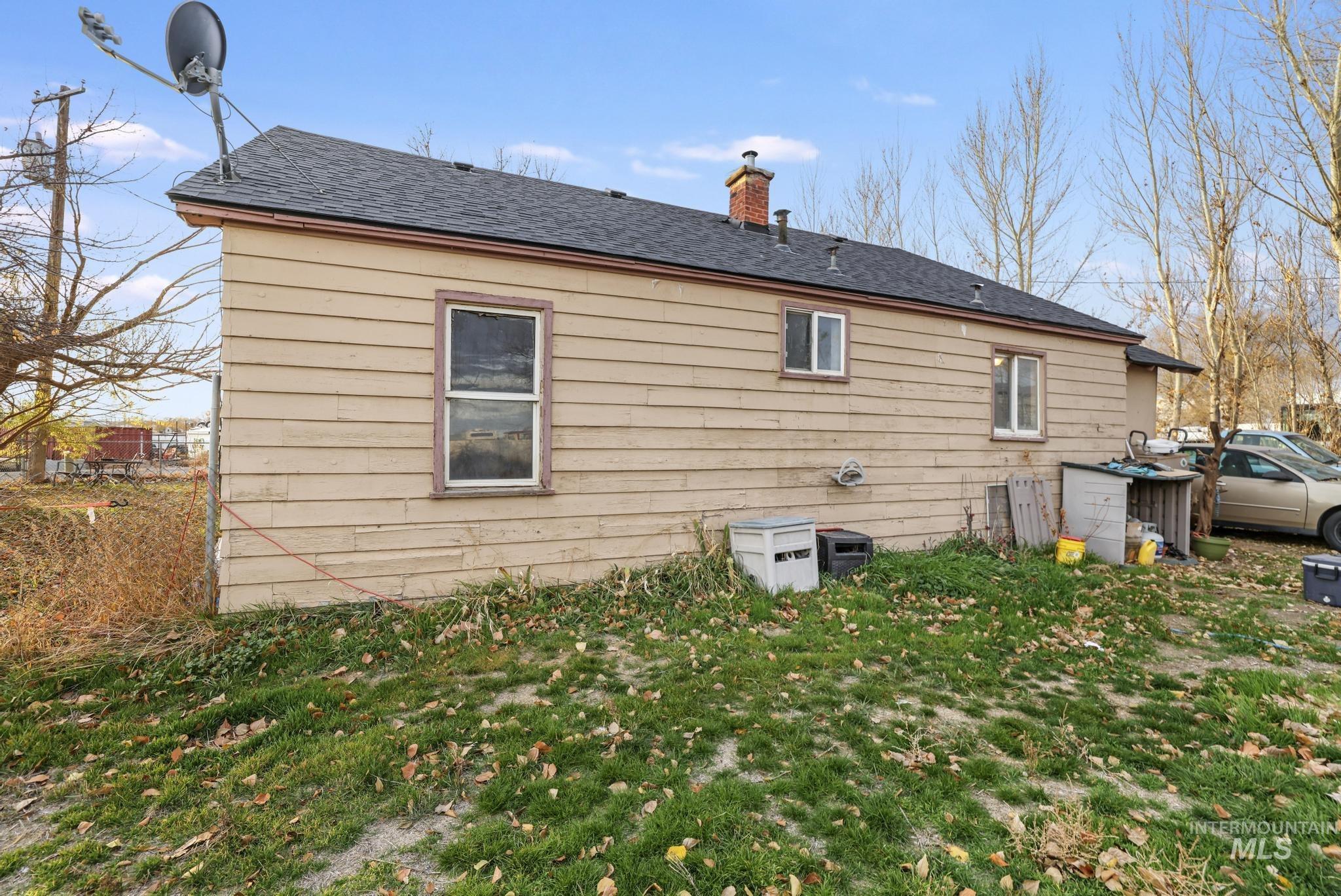 669 Locust St S, Twin Falls, Idaho 83301, 4 Bedrooms, 1 Bathroom, Residential For Sale, Price $209,990,MLS 98968946