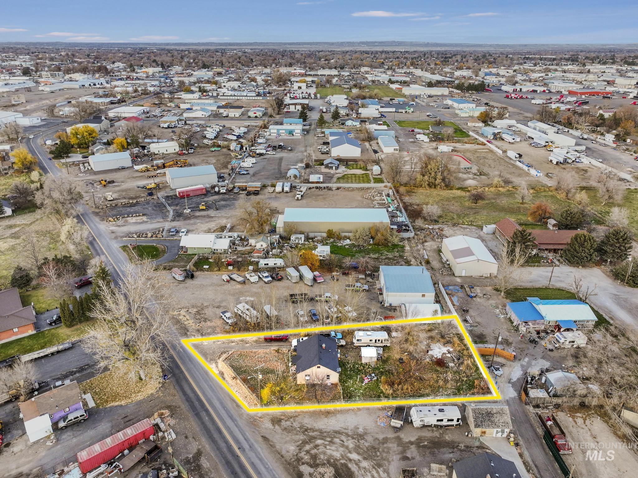 669 Locust St S, Twin Falls, Idaho 83301, 4 Bedrooms, 1 Bathroom, Residential For Sale, Price $209,990,MLS 98968946