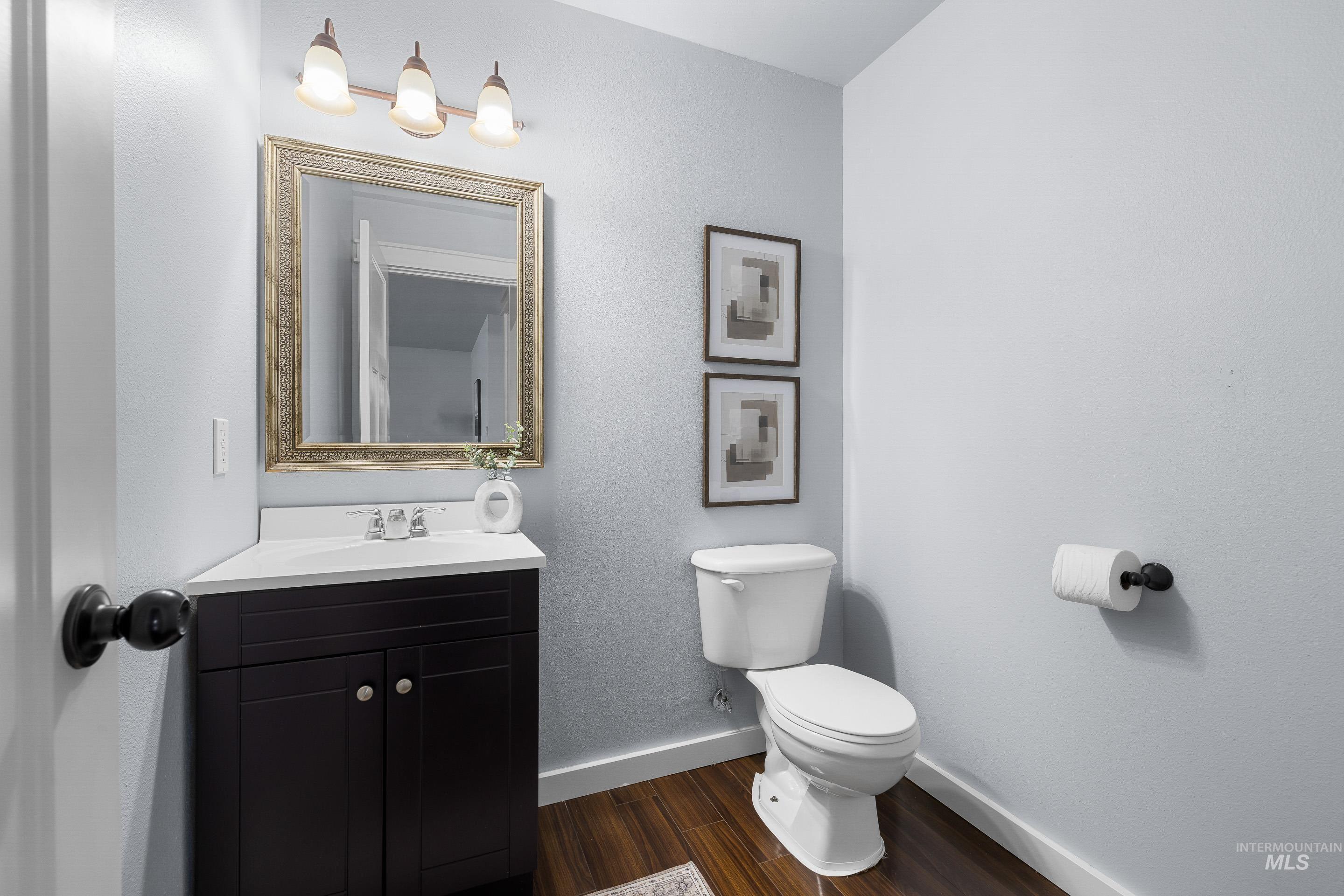 11320 W Meadowbreeze Court, Star, Idaho 83699, 5 Bedrooms, 2.5 Bathrooms, Residential For Sale, Price $465,000,MLS 98968949