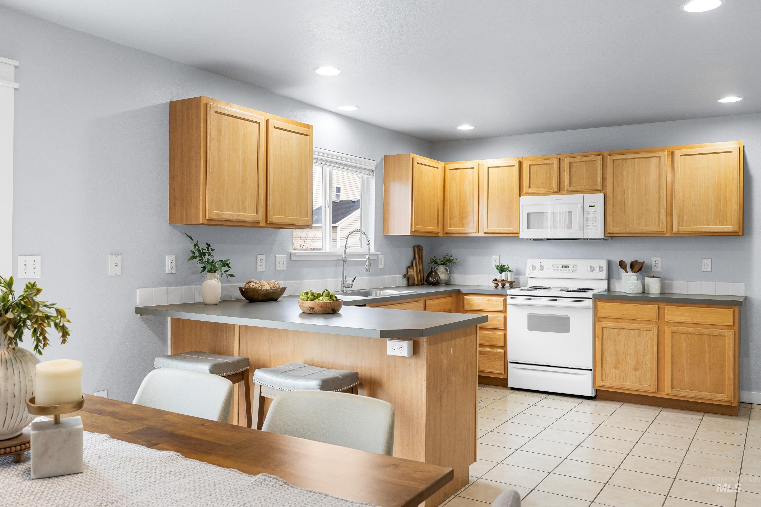 11320 W Meadowbreeze Court, Star, Idaho 83699, 5 Bedrooms, 2.5 Bathrooms, Residential For Sale, Price $465,000,MLS 98968949