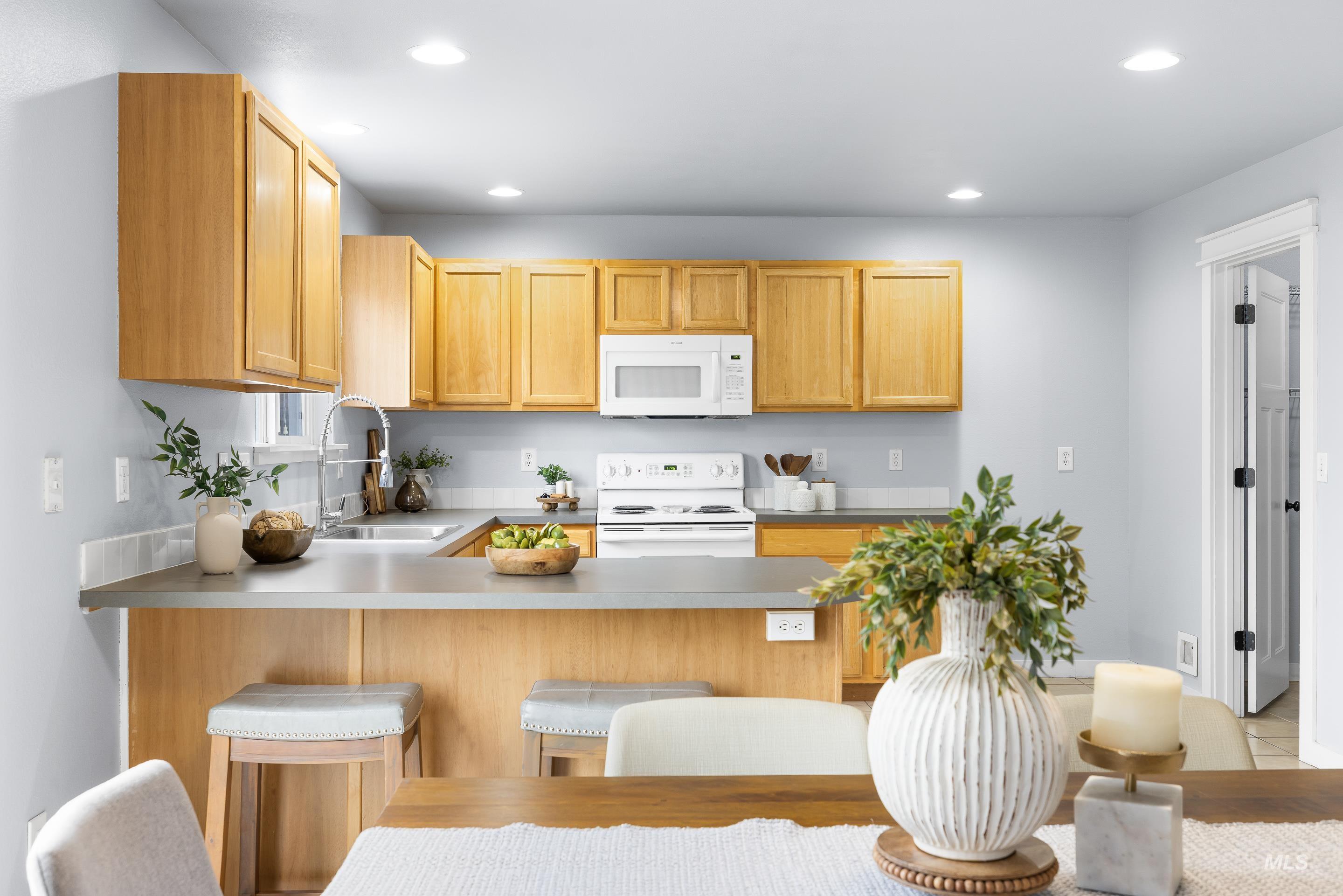 11320 W Meadowbreeze Court, Star, Idaho 83699, 5 Bedrooms, 2.5 Bathrooms, Residential For Sale, Price $465,000,MLS 98968949