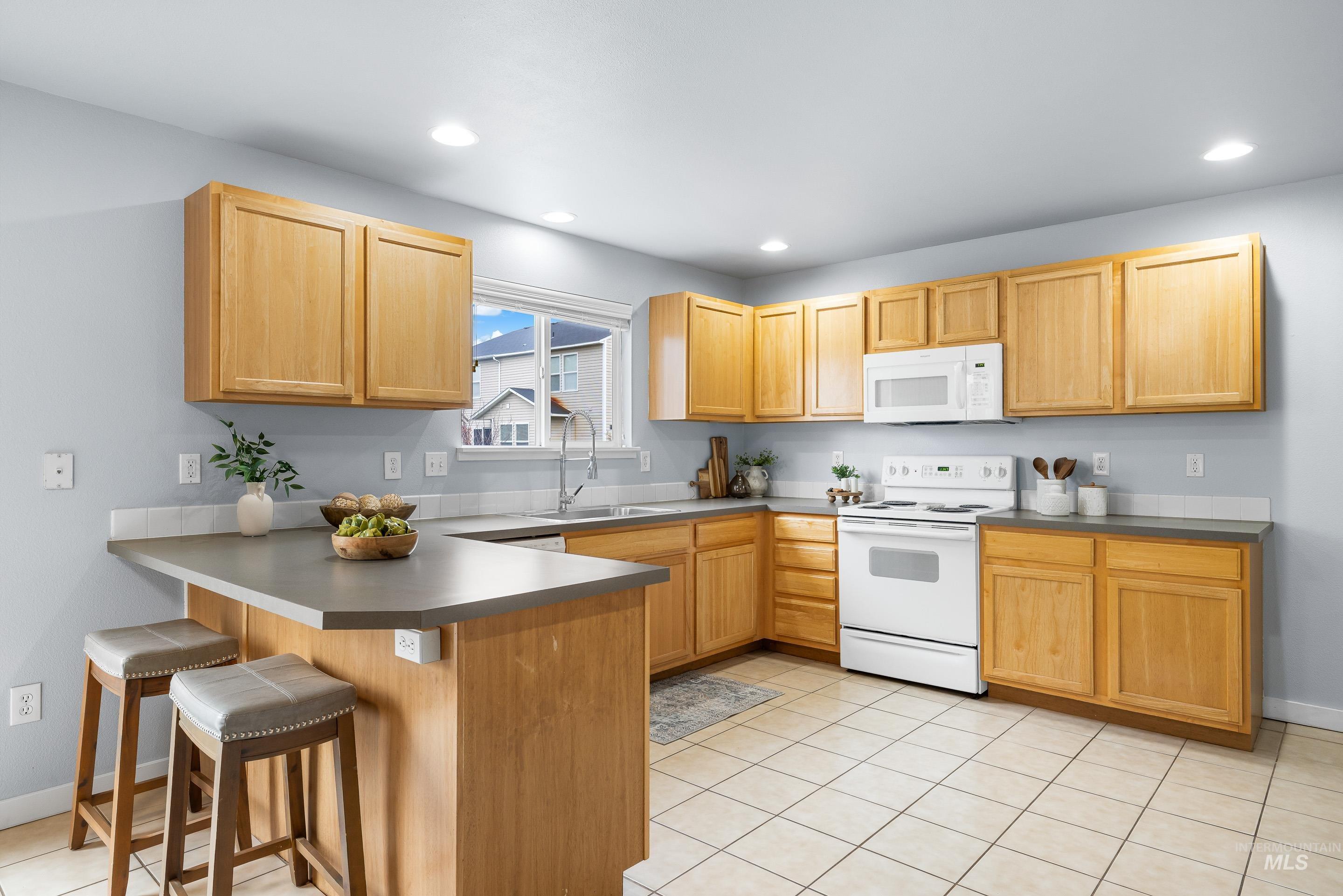 11320 W Meadowbreeze Court, Star, Idaho 83699, 5 Bedrooms, 2.5 Bathrooms, Residential For Sale, Price $465,000,MLS 98968949