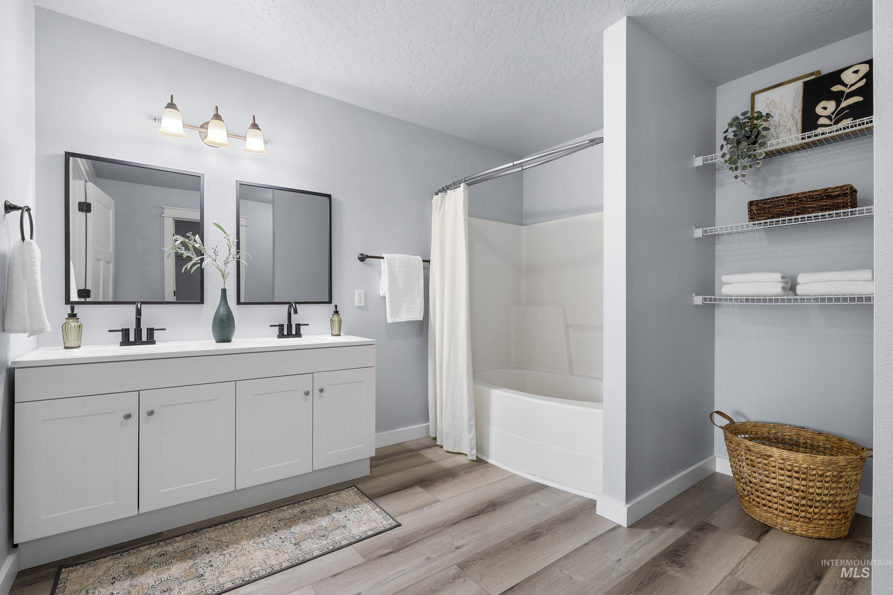 11320 W Meadowbreeze Court, Star, Idaho 83699, 5 Bedrooms, 2.5 Bathrooms, Residential For Sale, Price $465,000,MLS 98968949