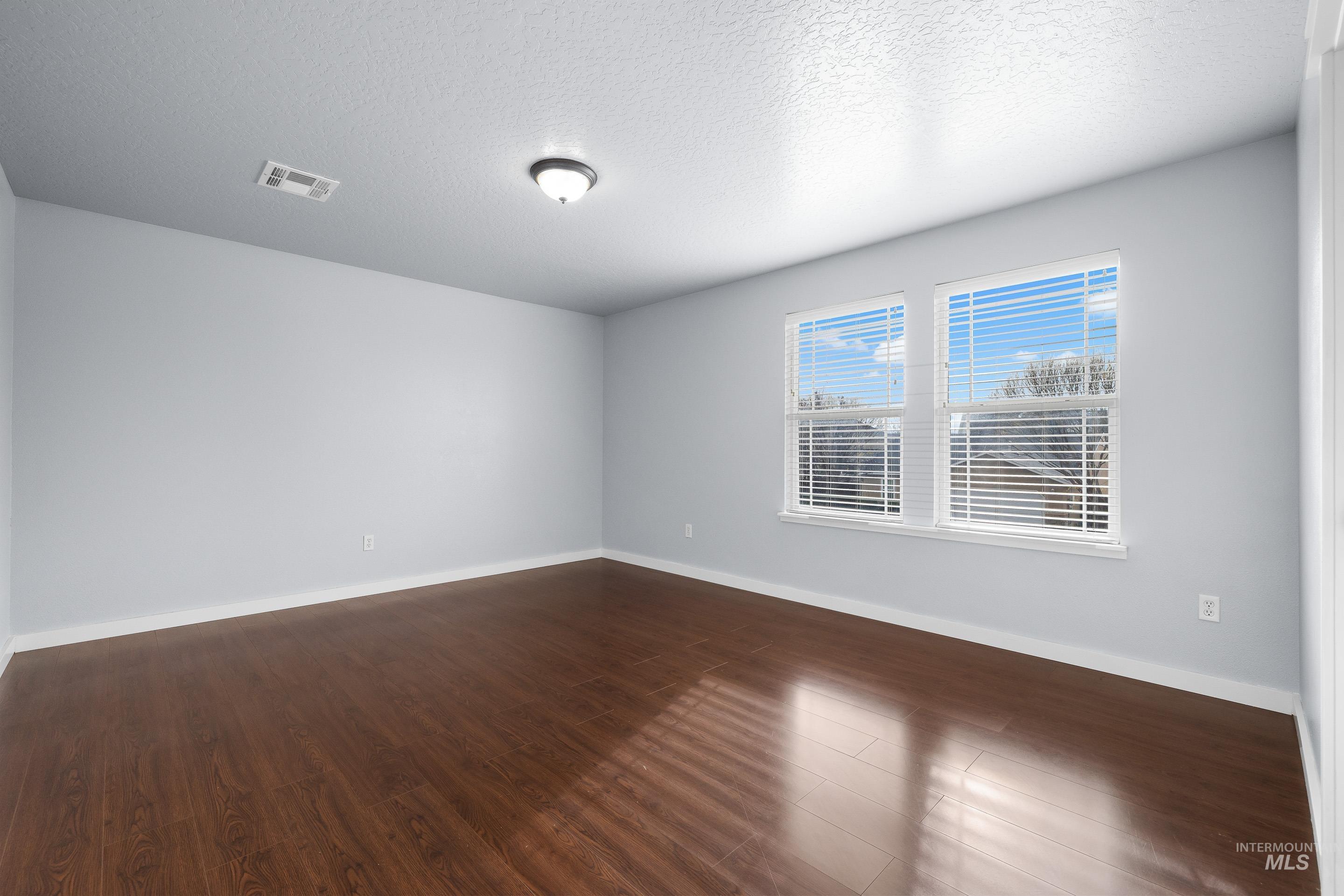 11320 W Meadowbreeze Court, Star, Idaho 83699, 5 Bedrooms, 2.5 Bathrooms, Residential For Sale, Price $465,000,MLS 98968949