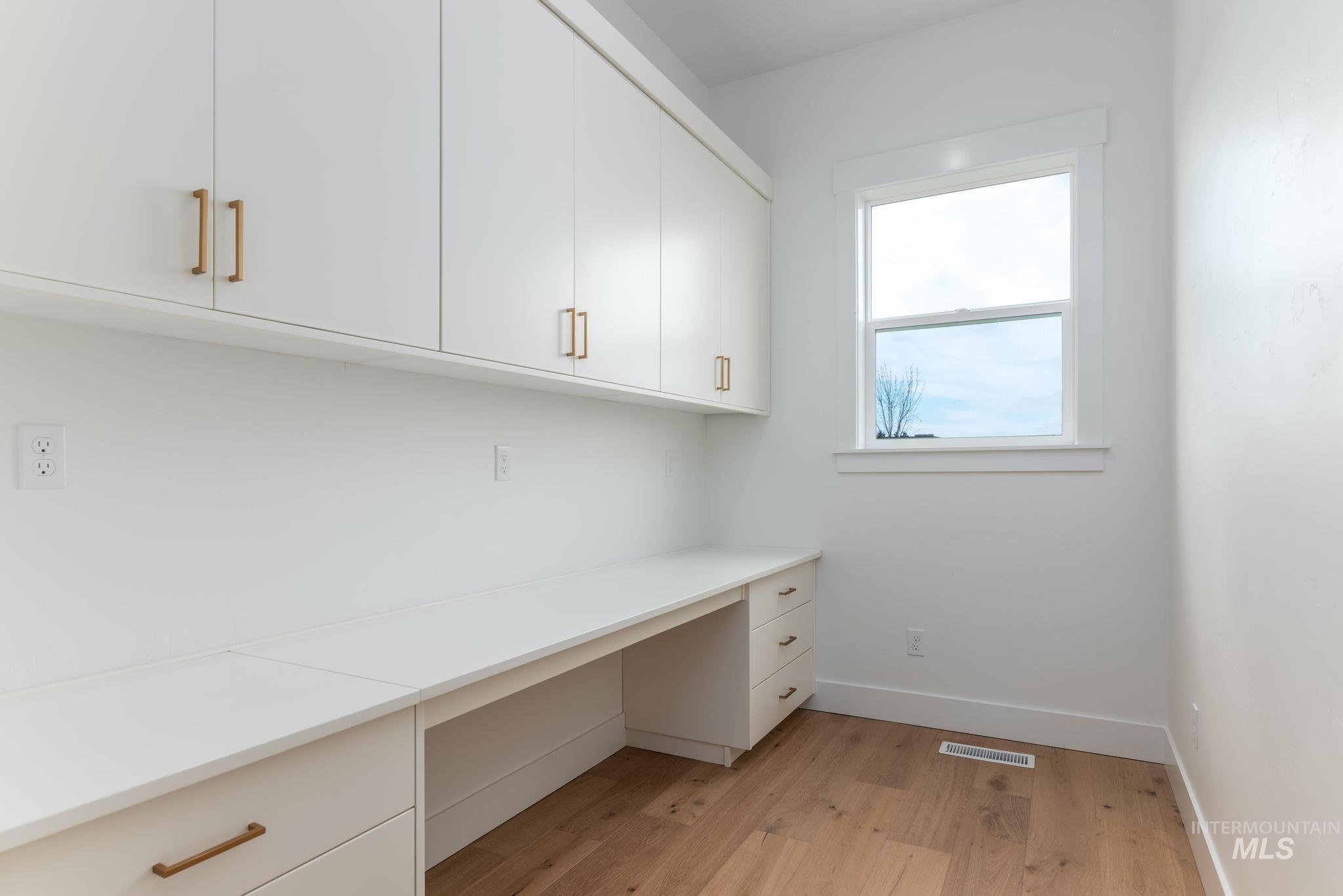 1435 N Shelby Ave, Eagle, Idaho 83616, 4 Bedrooms, 3.5 Bathrooms, Residential For Sale, Price $1,135,000,MLS 98968959