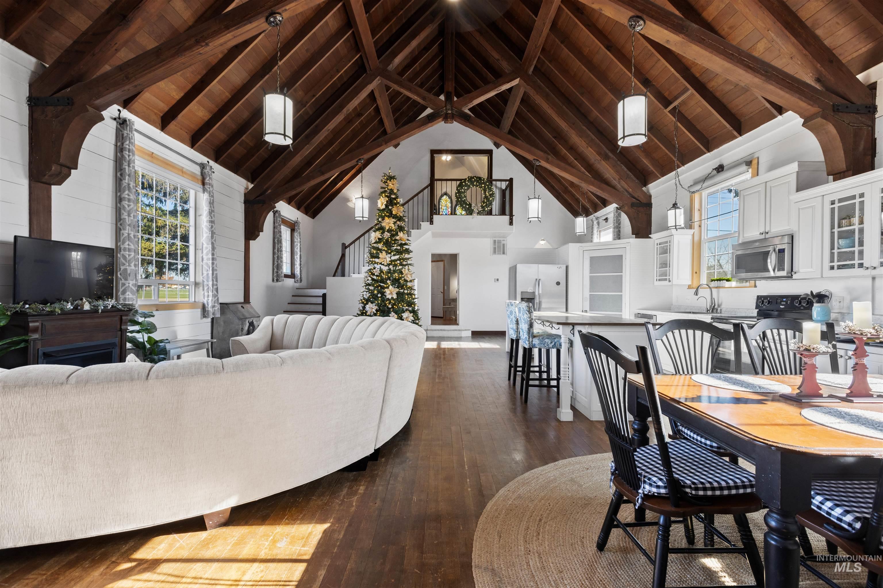 712 N 4th St, Parma, Idaho 83660, 4 Rooms, Business/Commercial For Sale, Price $680,000, 98968962