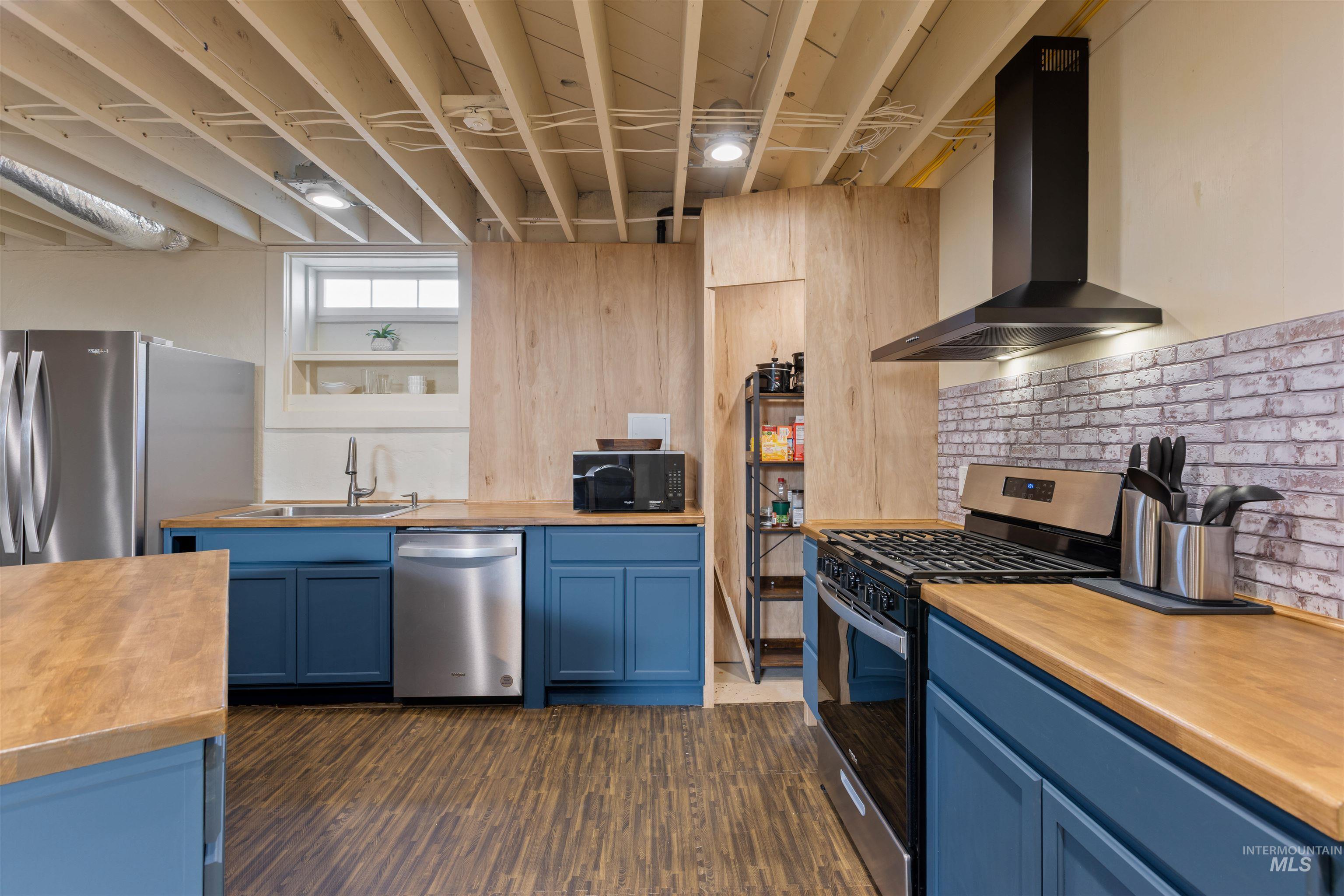 712 N 4th St, Parma, Idaho 83660, 3 Bedrooms, 1 Bathroom, Residential Income For Sale, Price $680,000, 98968967