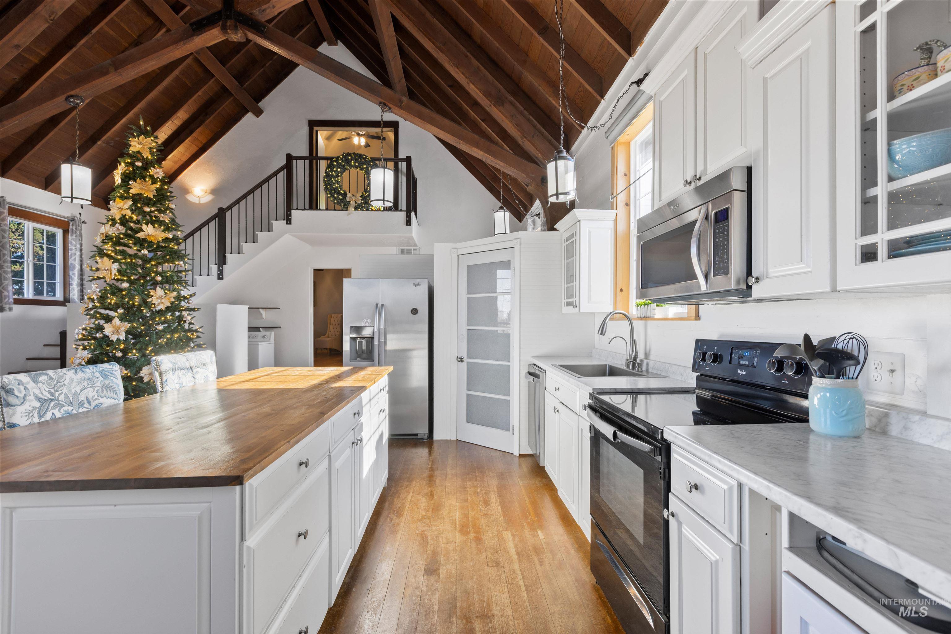 712 N 4Th St, Parma, Idaho 83660-5554, 4 Bedrooms, 3 Bathrooms, Residential For Sale, Price $680,000,MLS 98968968