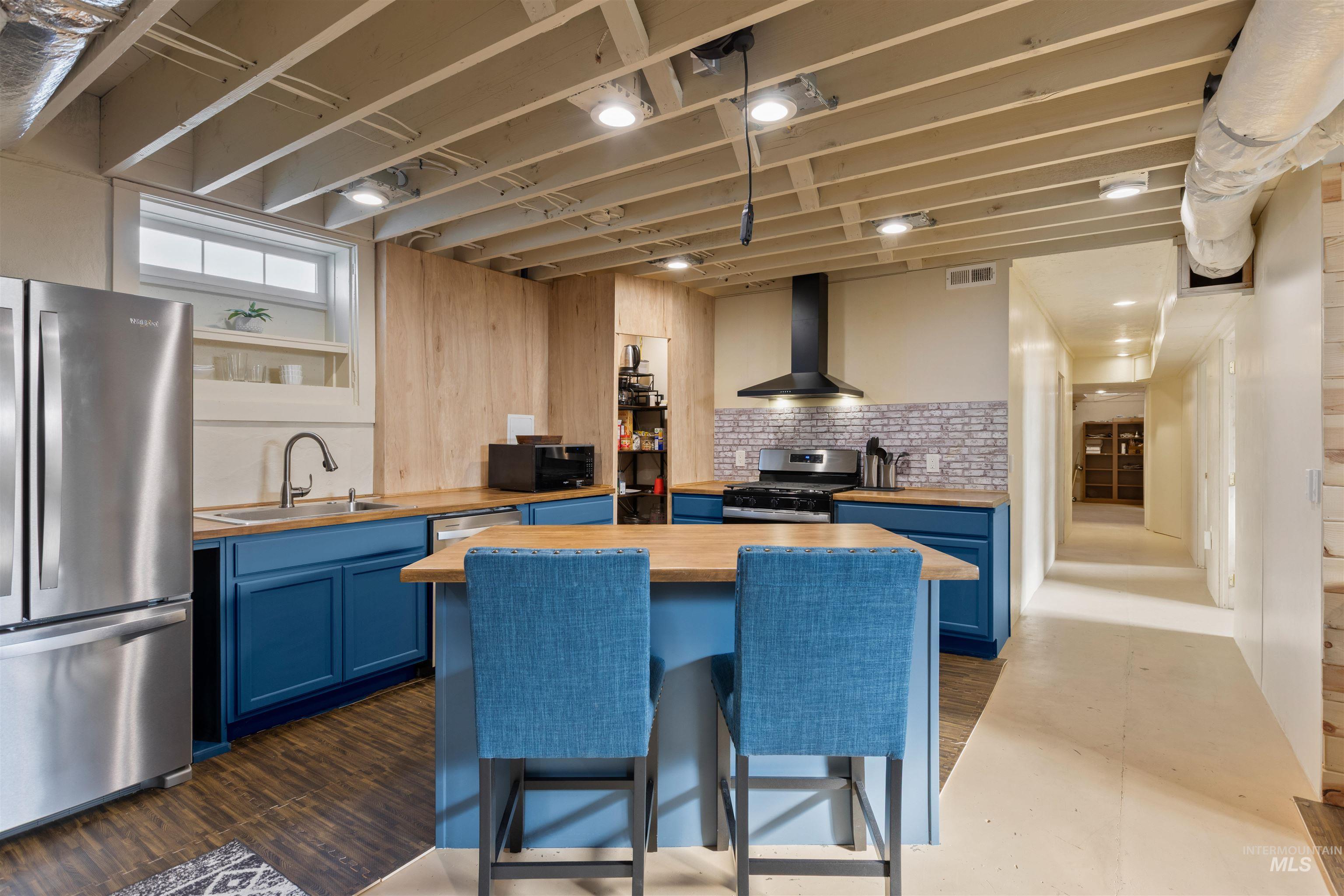 712 N 4Th St, Parma, Idaho 83660-5554, 4 Bedrooms, 3 Bathrooms, Residential For Sale, Price $680,000,MLS 98968968