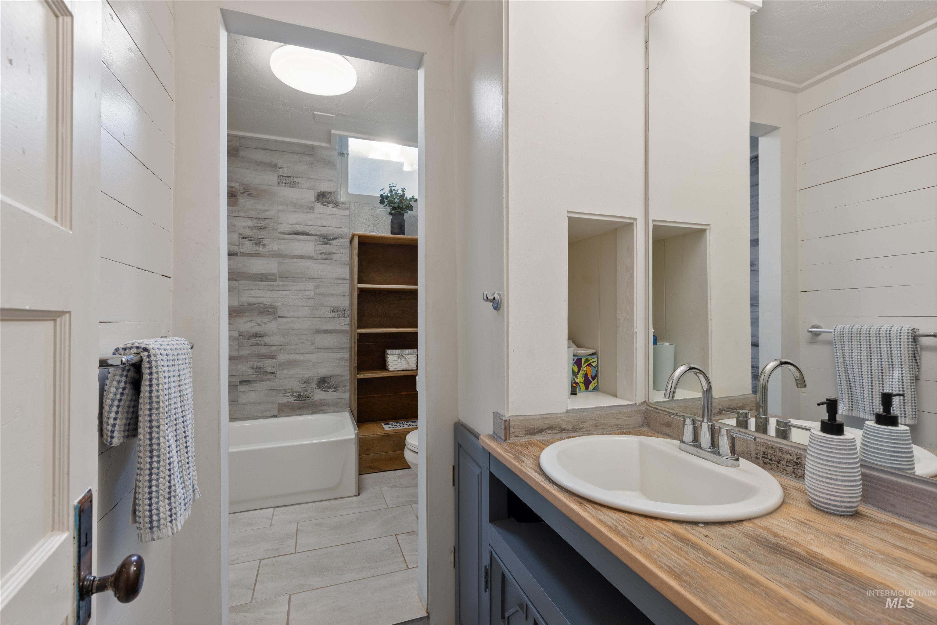 712 N 4Th St, Parma, Idaho 83660-5554, 4 Bedrooms, 3 Bathrooms, Residential For Sale, Price $680,000,MLS 98968968