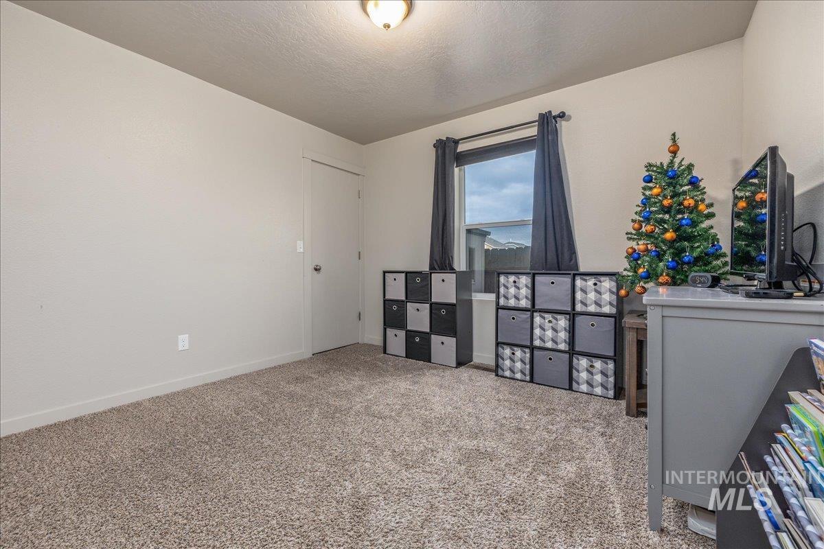 661 N Scotney Ave, Meridian, Idaho 83646, 3 Bedrooms, 2 Bathrooms, Residential For Sale, Price $419,900, 98968970