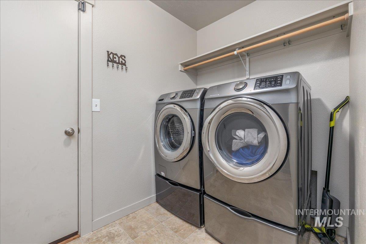 661 N Scotney Ave, Meridian, Idaho 83646, 3 Bedrooms, 2 Bathrooms, Residential For Sale, Price $419,900, 98968970