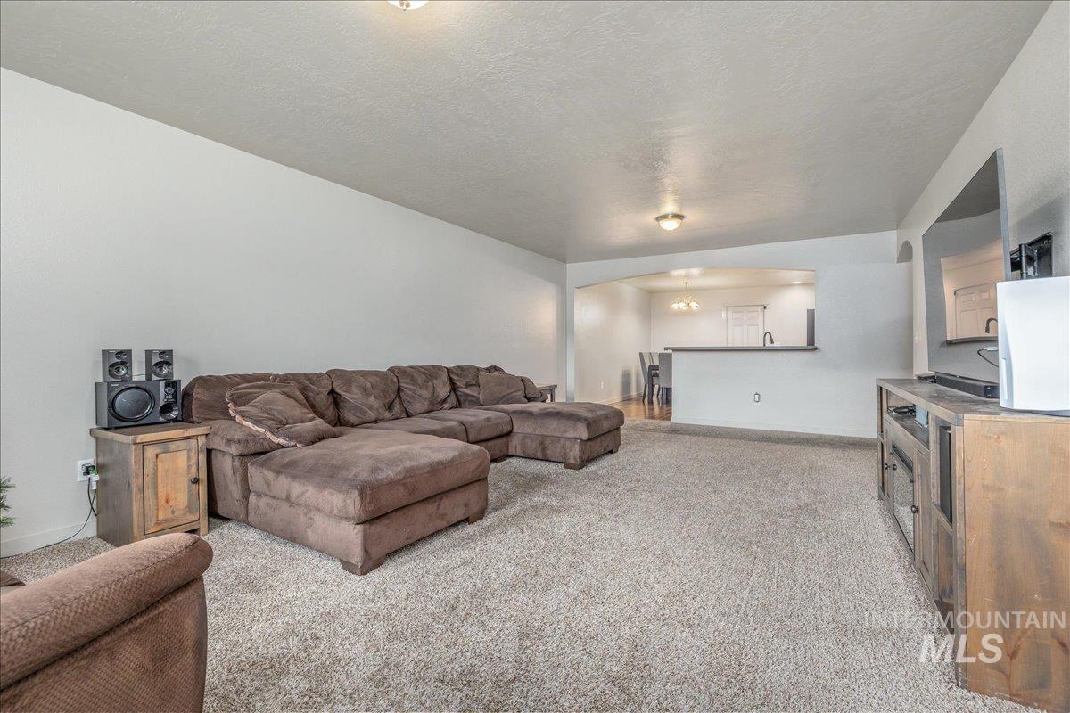 661 N Scotney Ave, Meridian, Idaho 83646, 3 Bedrooms, 2 Bathrooms, Residential For Sale, Price $419,900, 98968970