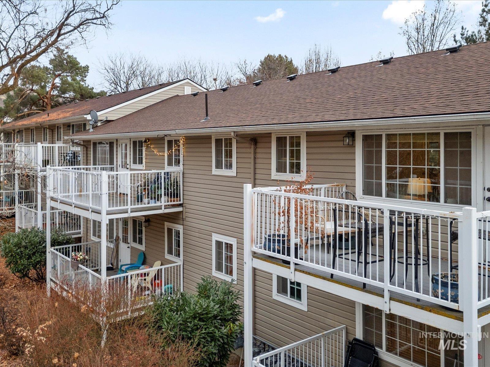 213 Village Lane, Boise, Idaho 83702, 2 Bedrooms, 1 Bathroom, Residential For Sale, Price $359,900,MLS 98968971