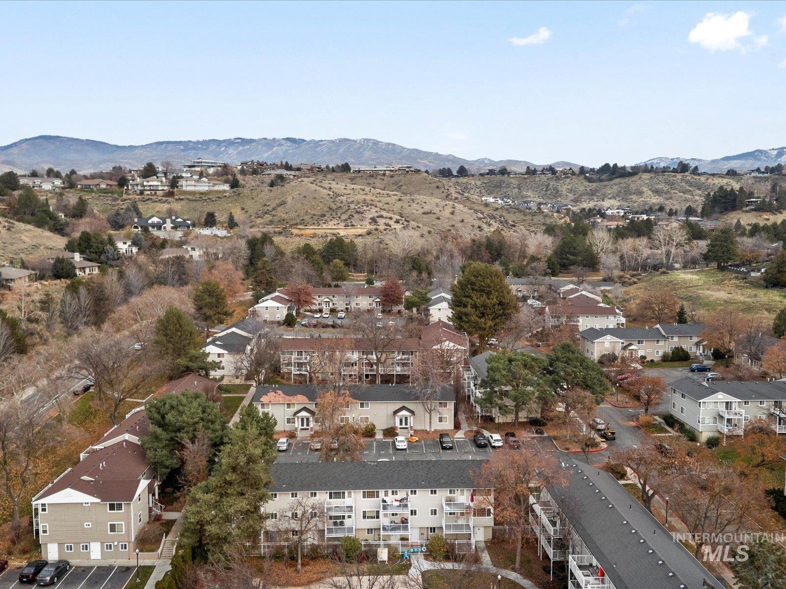 213 Village Lane, Boise, Idaho 83702, 2 Bedrooms, 1 Bathroom, Residential For Sale, Price $359,900,MLS 98968971