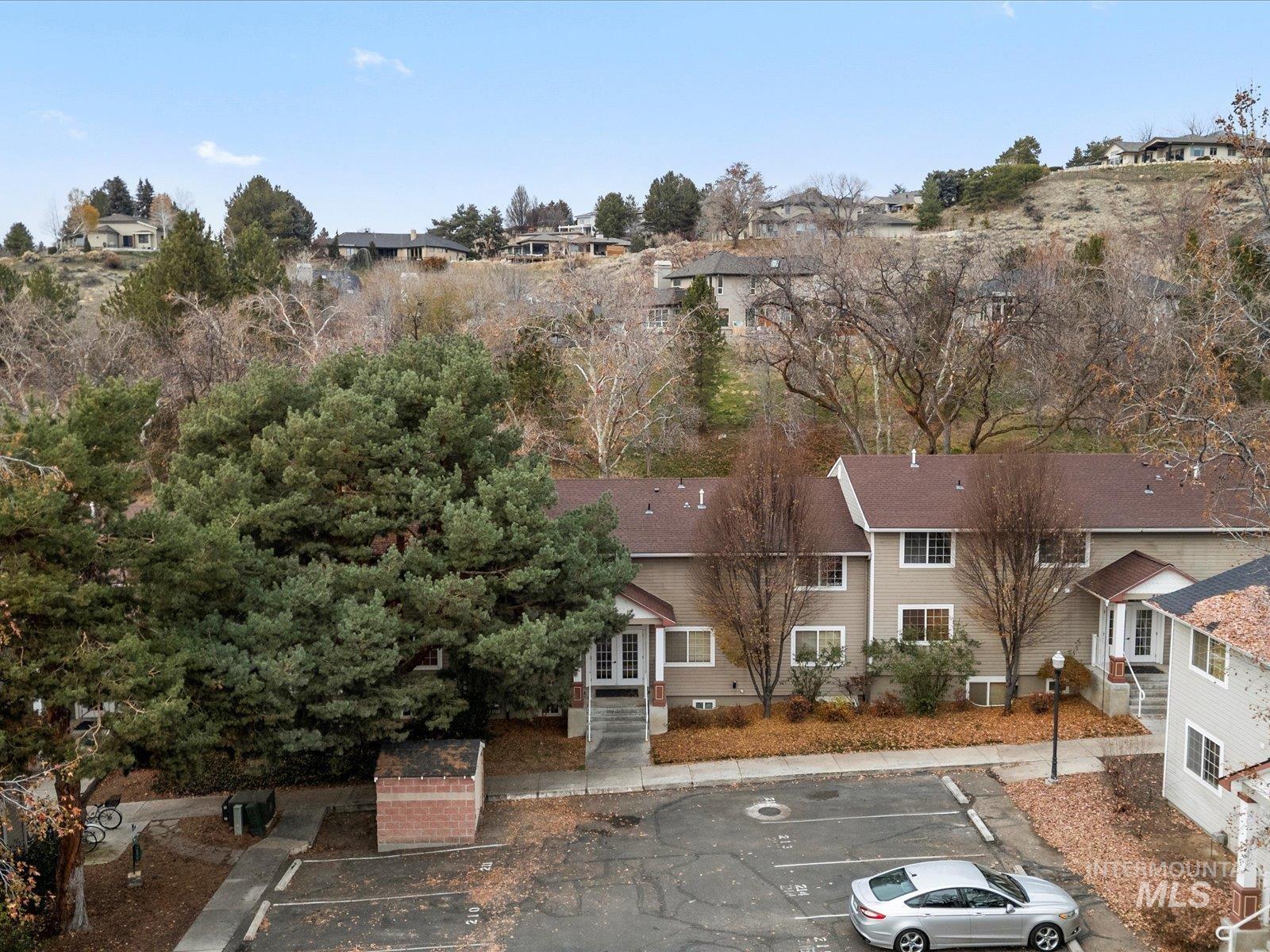 213 Village Lane, Boise, Idaho 83702, 2 Bedrooms, 1 Bathroom, Residential For Sale, Price $359,900,MLS 98968971