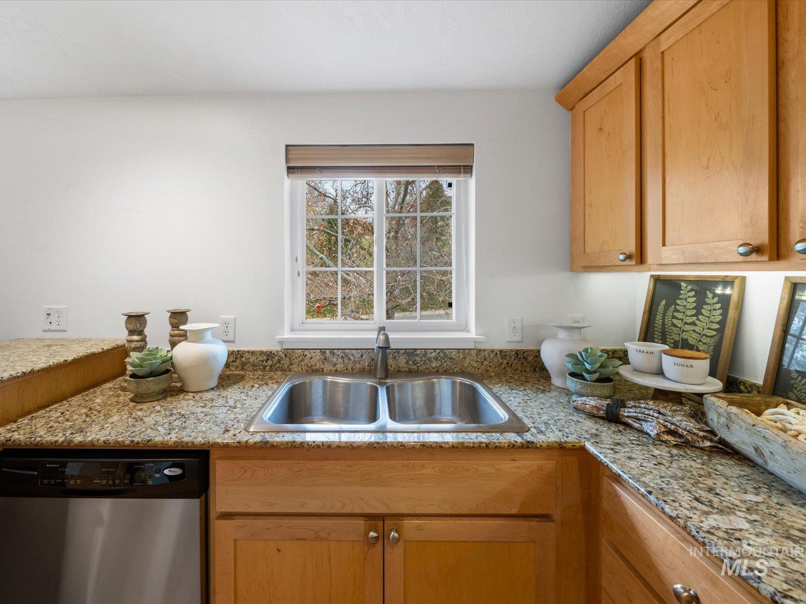 213 Village Lane, Boise, Idaho 83702, 2 Bedrooms, 1 Bathroom, Residential For Sale, Price $359,900,MLS 98968971