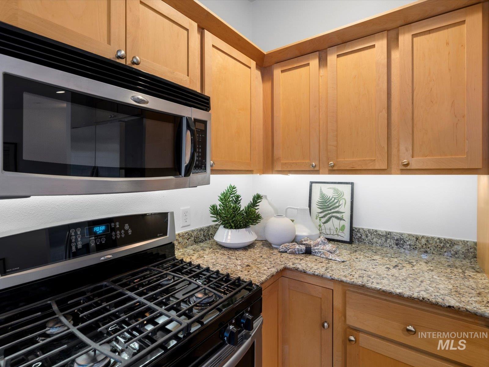 213 Village Lane, Boise, Idaho 83702, 2 Bedrooms, 1 Bathroom, Residential For Sale, Price $359,900,MLS 98968971