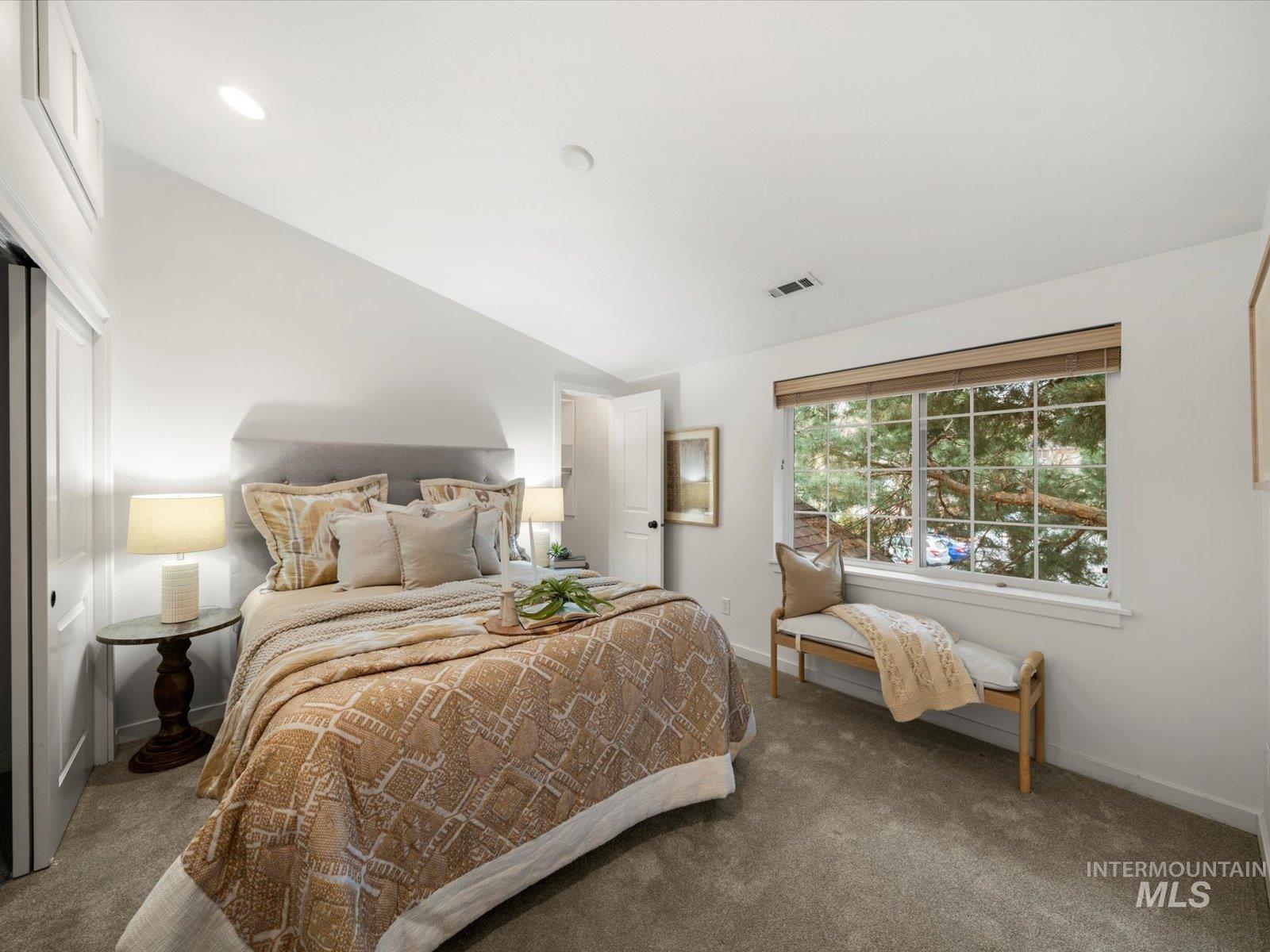 213 Village Lane, Boise, Idaho 83702, 2 Bedrooms, 1 Bathroom, Residential For Sale, Price $359,900,MLS 98968971