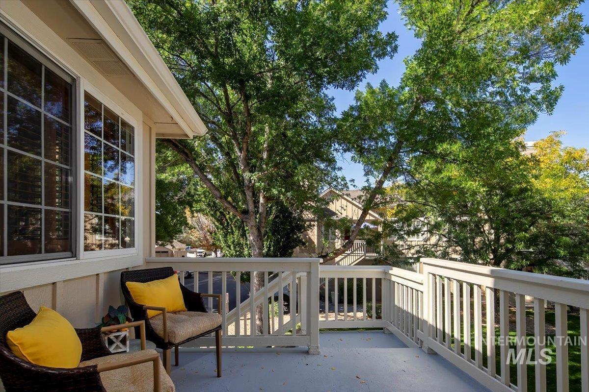 5134 S Surprise Way, Boise, Idaho 83716, 2 Bedrooms, 2 Bathrooms, Residential For Sale, Price $375,000,MLS 98968972