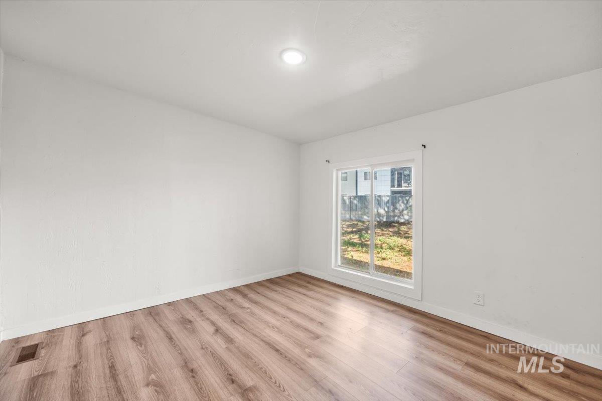 1410 W Flamingo Avenue #108, Nampa, Idaho 83651, 3 Bedrooms, 1.5 Bathrooms, Residential For Sale, Price $122,900, 98968973