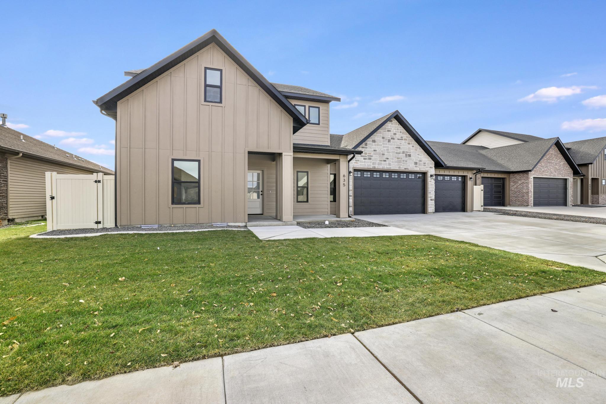635 Canyon Crest Drive W., Twin Falls, Idaho 83301, 5 Bedrooms, 3.5 Bathrooms, Residential For Sale, Price $719,000,MLS 98968985