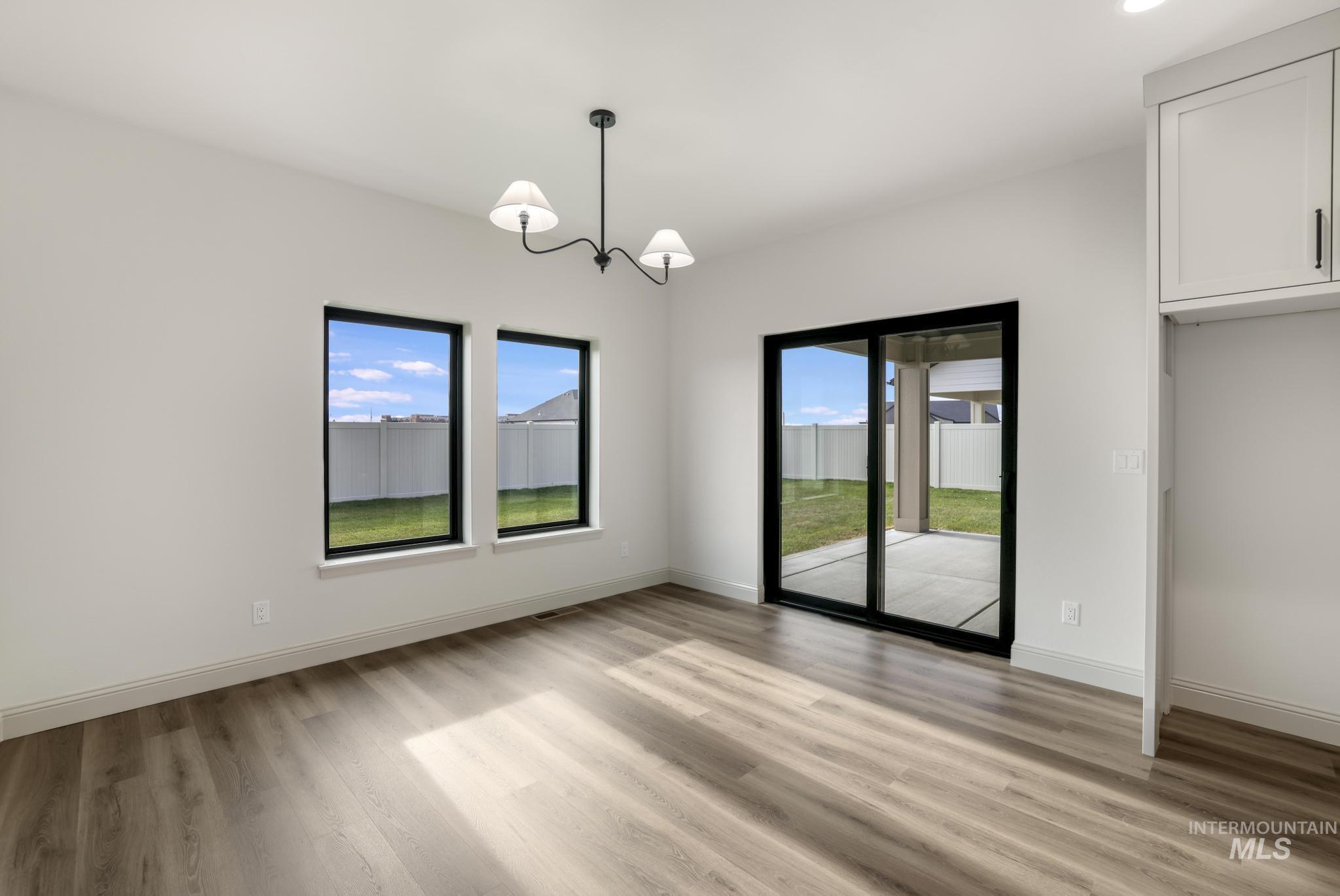 635 Canyon Crest Drive W., Twin Falls, Idaho 83301, 5 Bedrooms, 3.5 Bathrooms, Residential For Sale, Price $719,000,MLS 98968985