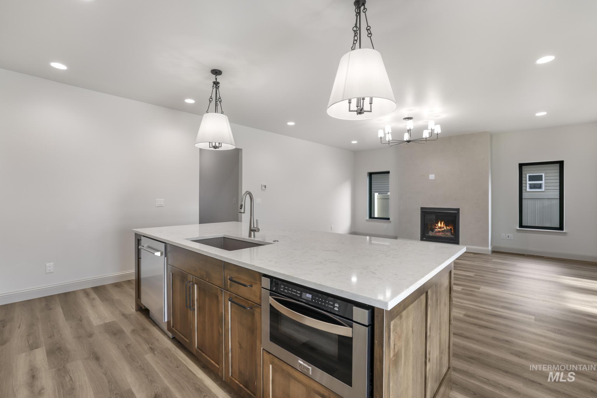 635 Canyon Crest Drive W., Twin Falls, Idaho 83301, 5 Bedrooms, 3.5 Bathrooms, Residential For Sale, Price $719,000,MLS 98968985