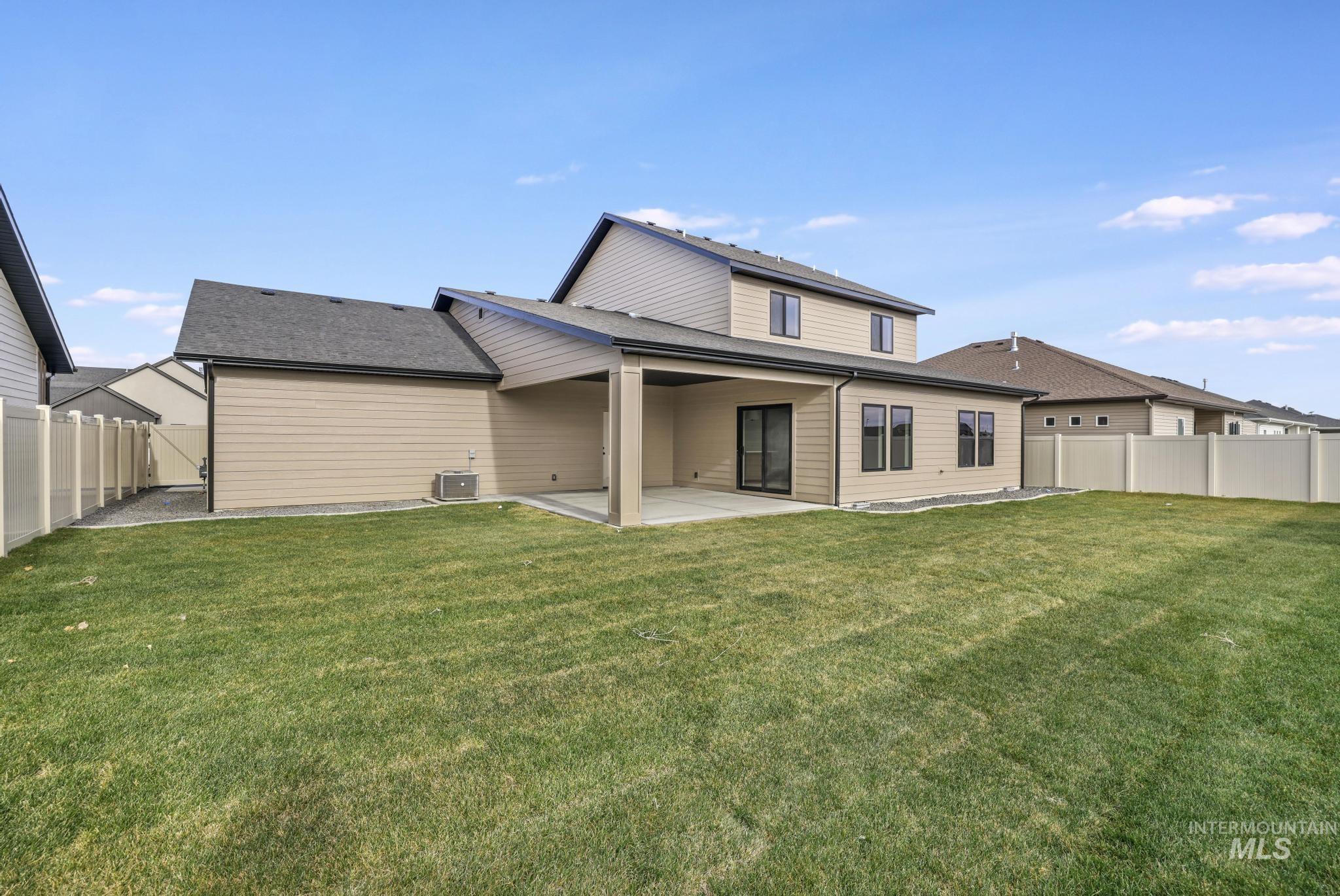 635 Canyon Crest Drive W., Twin Falls, Idaho 83301, 5 Bedrooms, 3.5 Bathrooms, Residential For Sale, Price $719,000,MLS 98968985