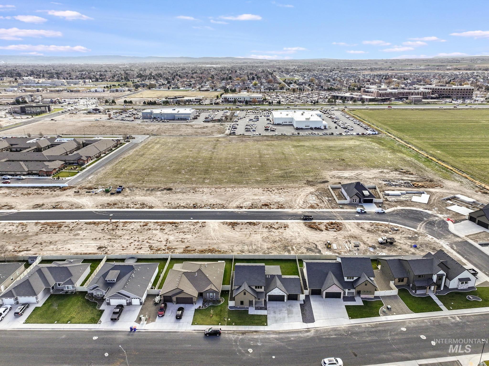 635 Canyon Crest Drive W., Twin Falls, Idaho 83301, 5 Bedrooms, 3.5 Bathrooms, Residential For Sale, Price $719,000,MLS 98968985