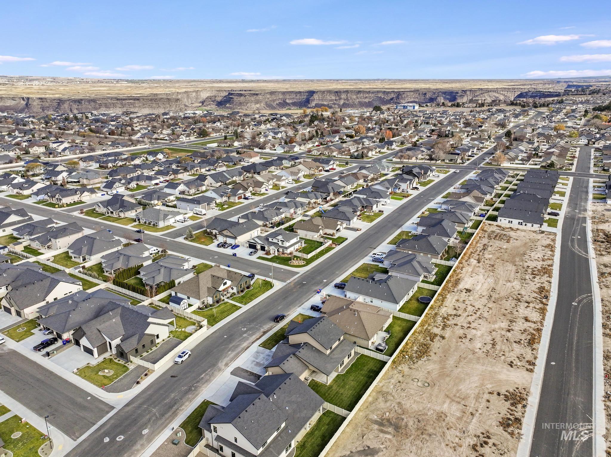 635 Canyon Crest Drive W., Twin Falls, Idaho 83301, 5 Bedrooms, 3.5 Bathrooms, Residential For Sale, Price $719,000,MLS 98968985