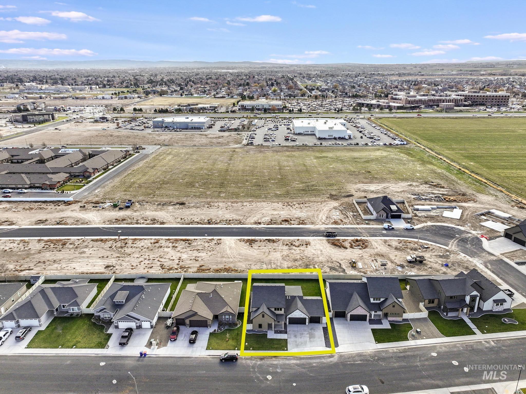 635 Canyon Crest Drive W., Twin Falls, Idaho 83301, 5 Bedrooms, 3.5 Bathrooms, Residential For Sale, Price $719,000,MLS 98968985