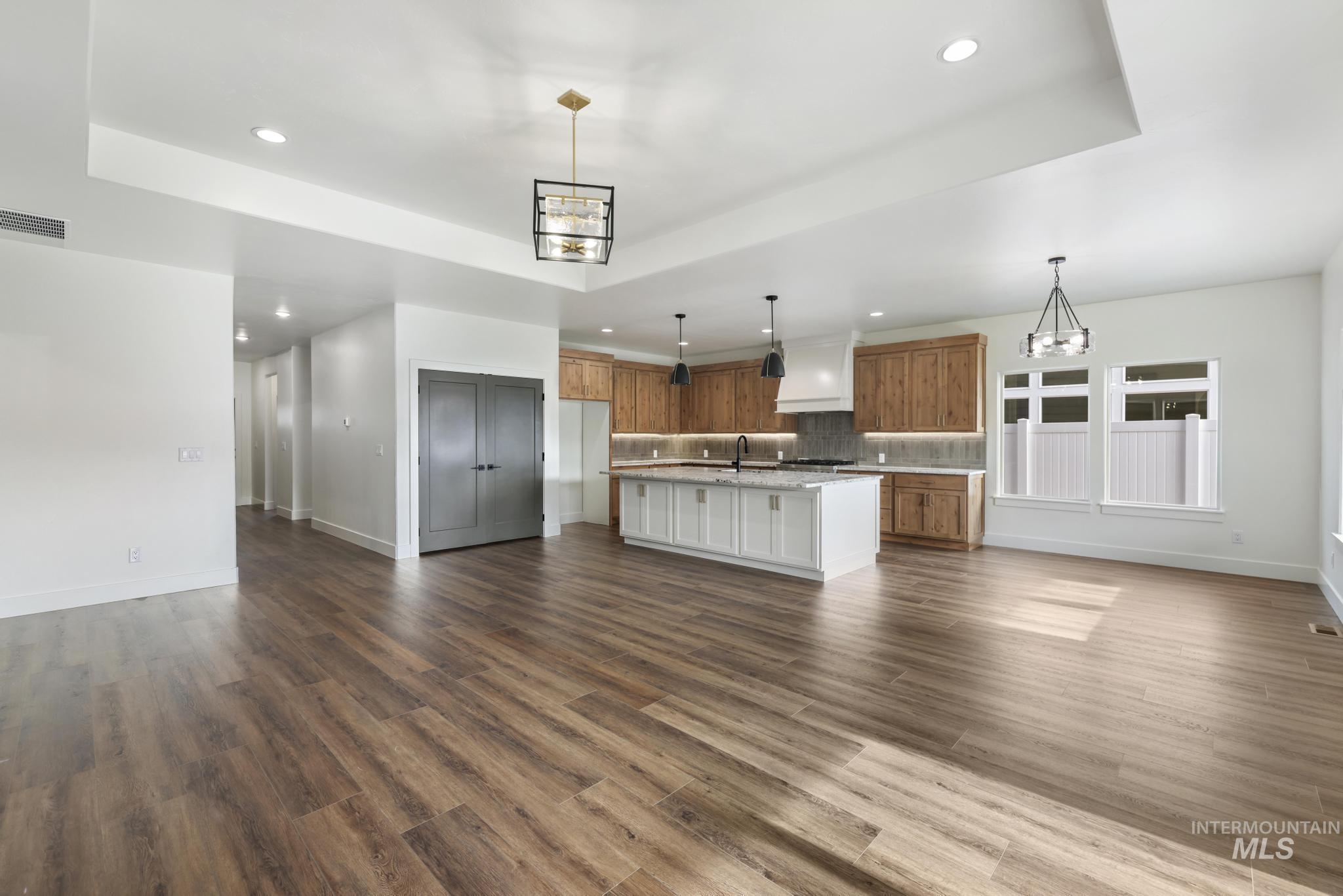 527 Falling Leaf Lane, Twin Falls, Idaho 83301, 3 Bedrooms, 2 Bathrooms, Residential For Sale, Price $509,000,MLS 98968987