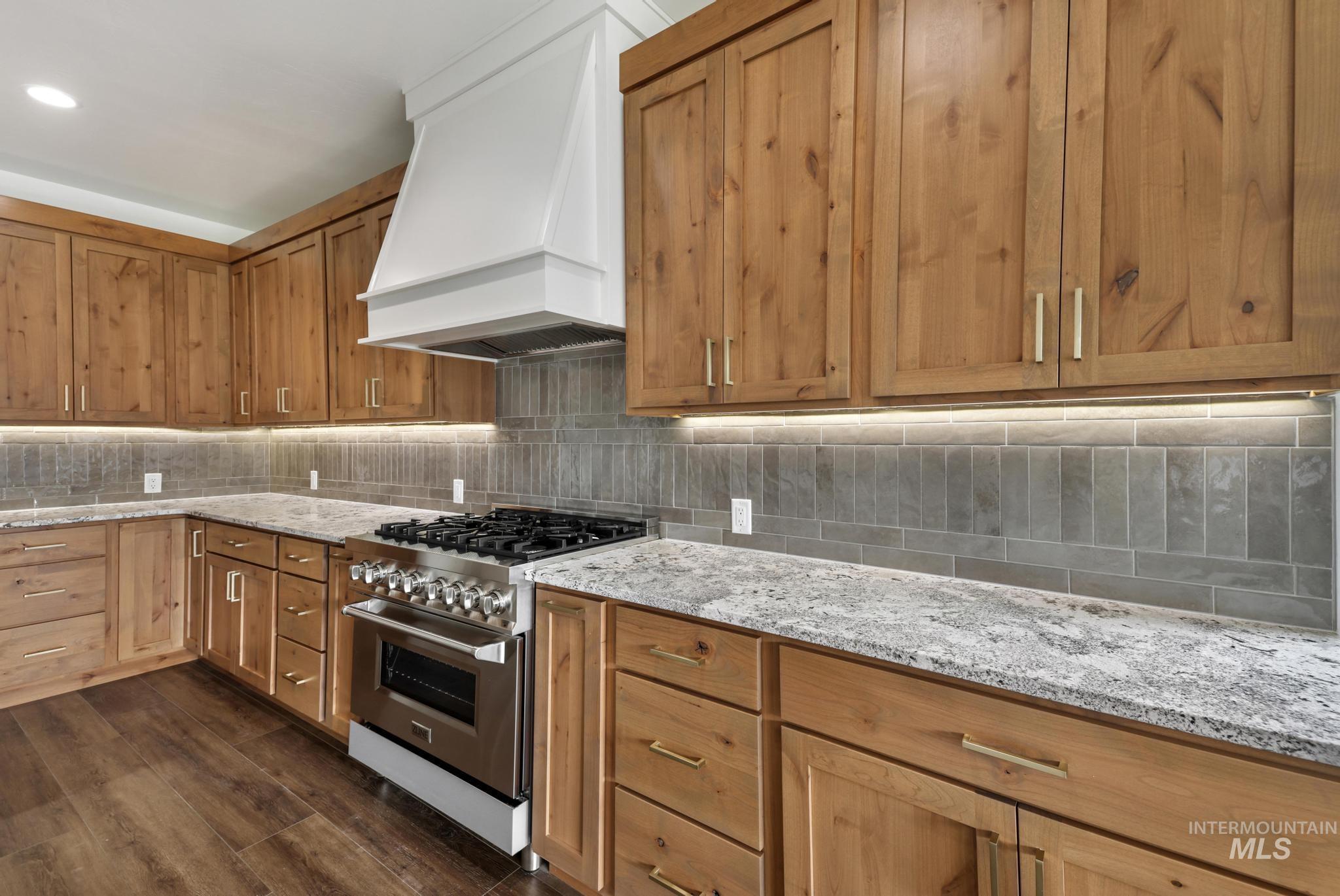 527 Falling Leaf Lane, Twin Falls, Idaho 83301, 3 Bedrooms, 2 Bathrooms, Residential For Sale, Price $509,000,MLS 98968987