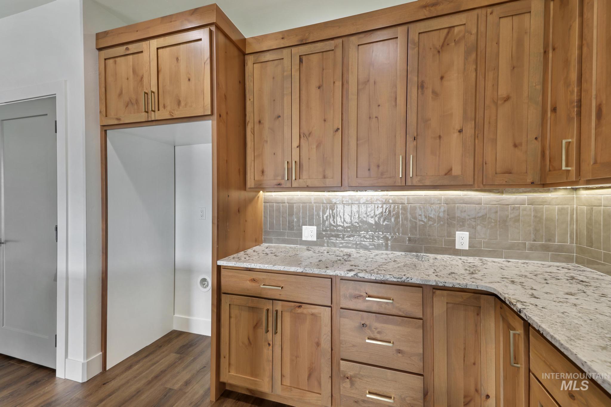527 Falling Leaf Lane, Twin Falls, Idaho 83301, 3 Bedrooms, 2 Bathrooms, Residential For Sale, Price $509,000,MLS 98968987