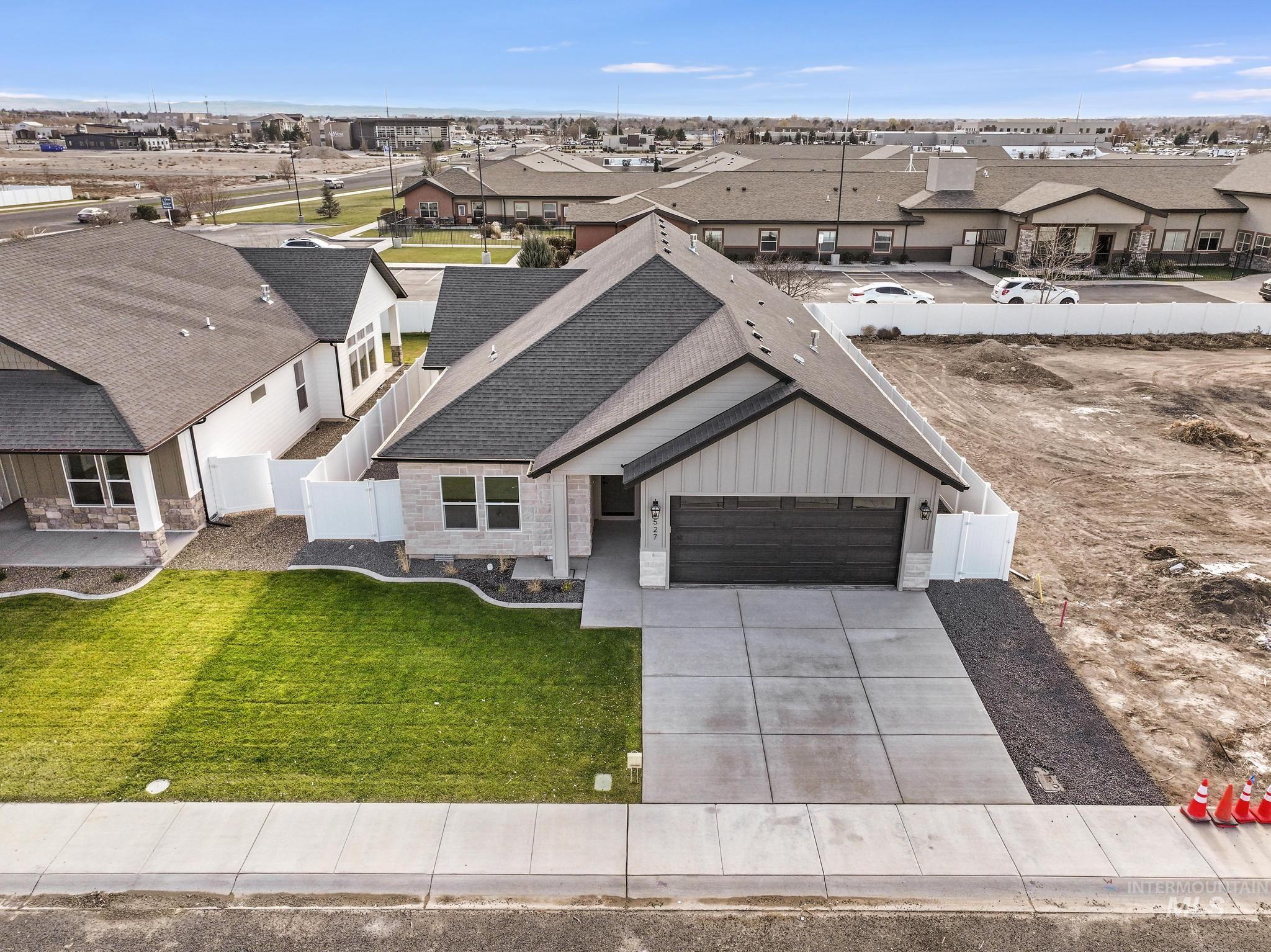 527 Falling Leaf Lane, Twin Falls, Idaho 83301, 3 Bedrooms, 2 Bathrooms, Residential For Sale, Price $509,000,MLS 98968987