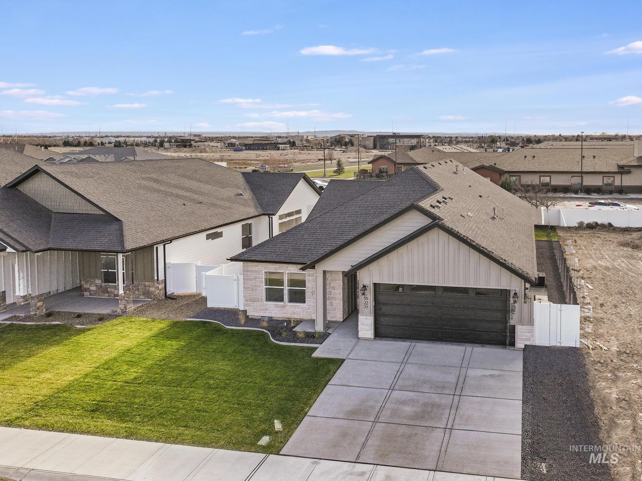 527 Falling Leaf Lane, Twin Falls, Idaho 83301, 3 Bedrooms, 2 Bathrooms, Residential For Sale, Price $509,000,MLS 98968987