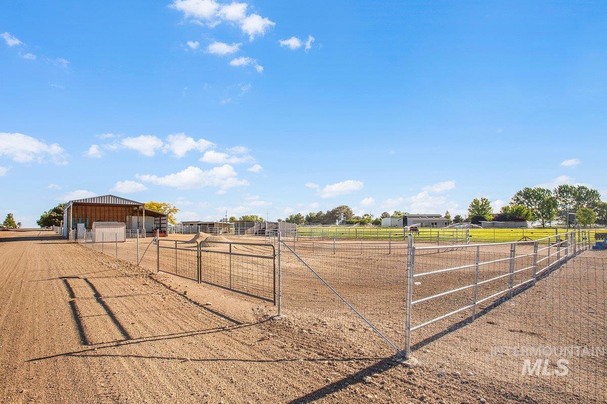 12195 S Hawk Haven Ave, Kuna, Idaho 83634-2601, 4 Bedrooms, 3 Bathrooms, Residential For Sale, Price $1,250,000,MLS 98968988