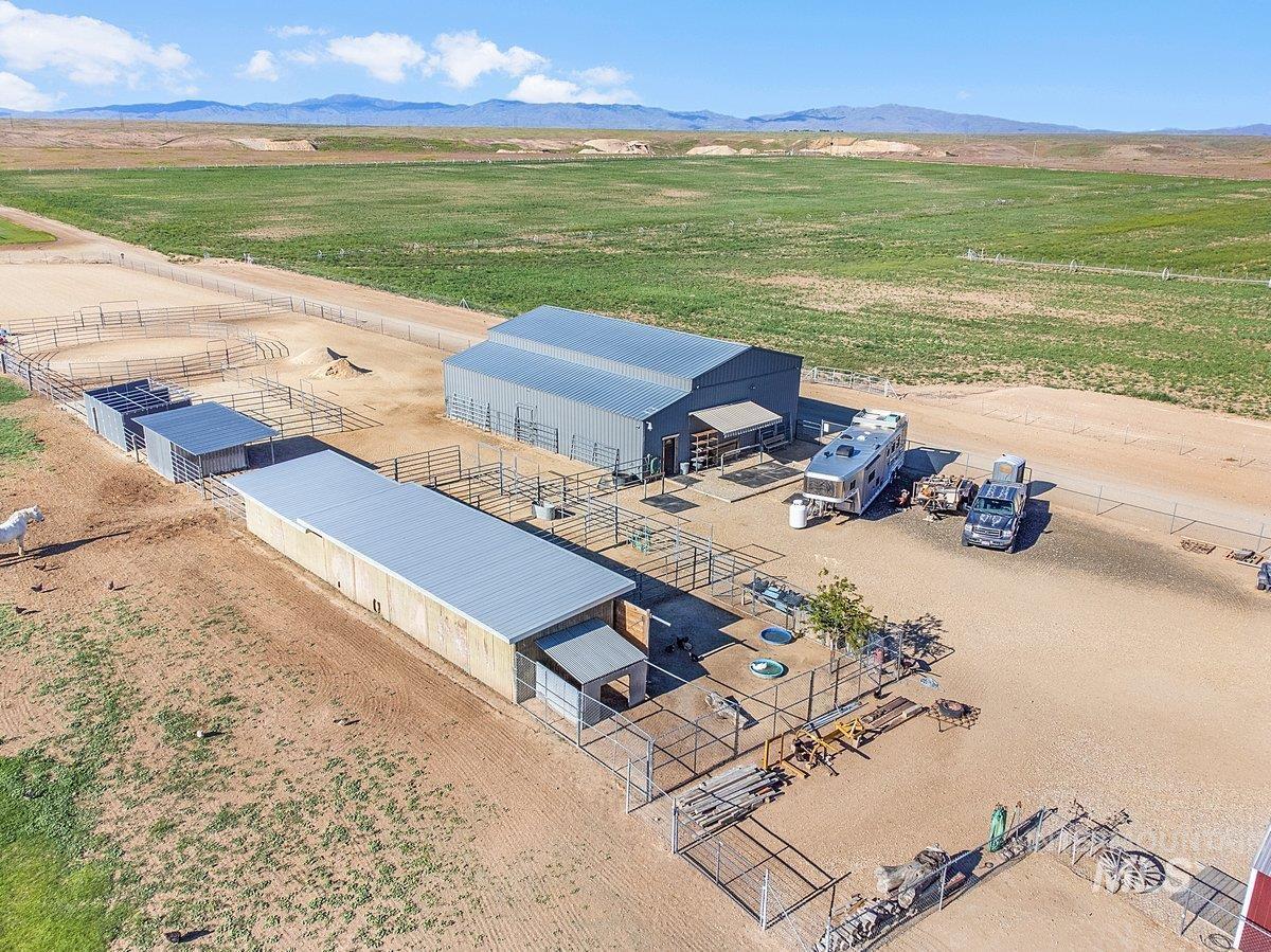 12195 S Hawk Haven Ave, Kuna, Idaho 83634-2601, 4 Bedrooms, 3 Bathrooms, Residential For Sale, Price $1,250,000,MLS 98968988