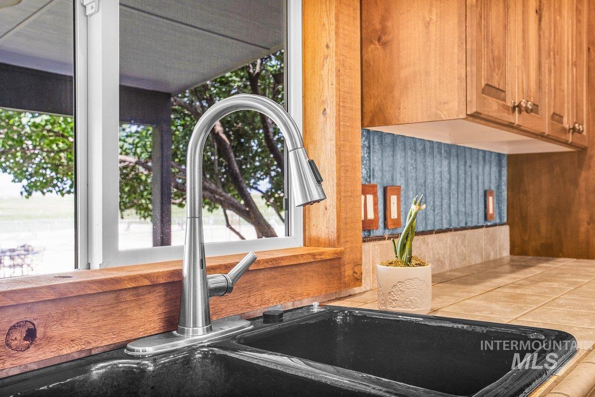 12195 S Hawk Haven Ave, Kuna, Idaho 83634-2601, 4 Bedrooms, 3 Bathrooms, Residential For Sale, Price $1,250,000,MLS 98968988